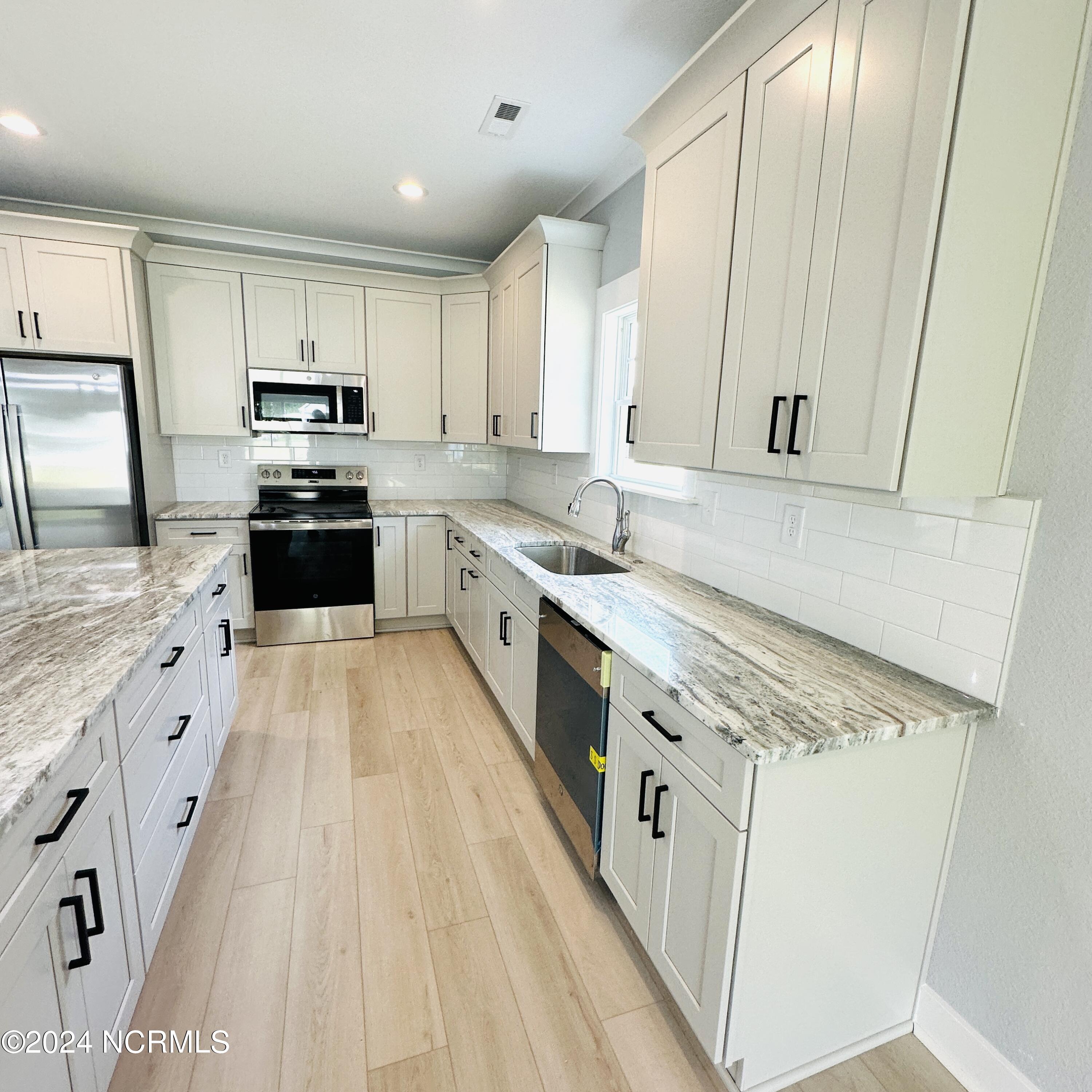 111 Bridgetowne Avenue Property Photo 3