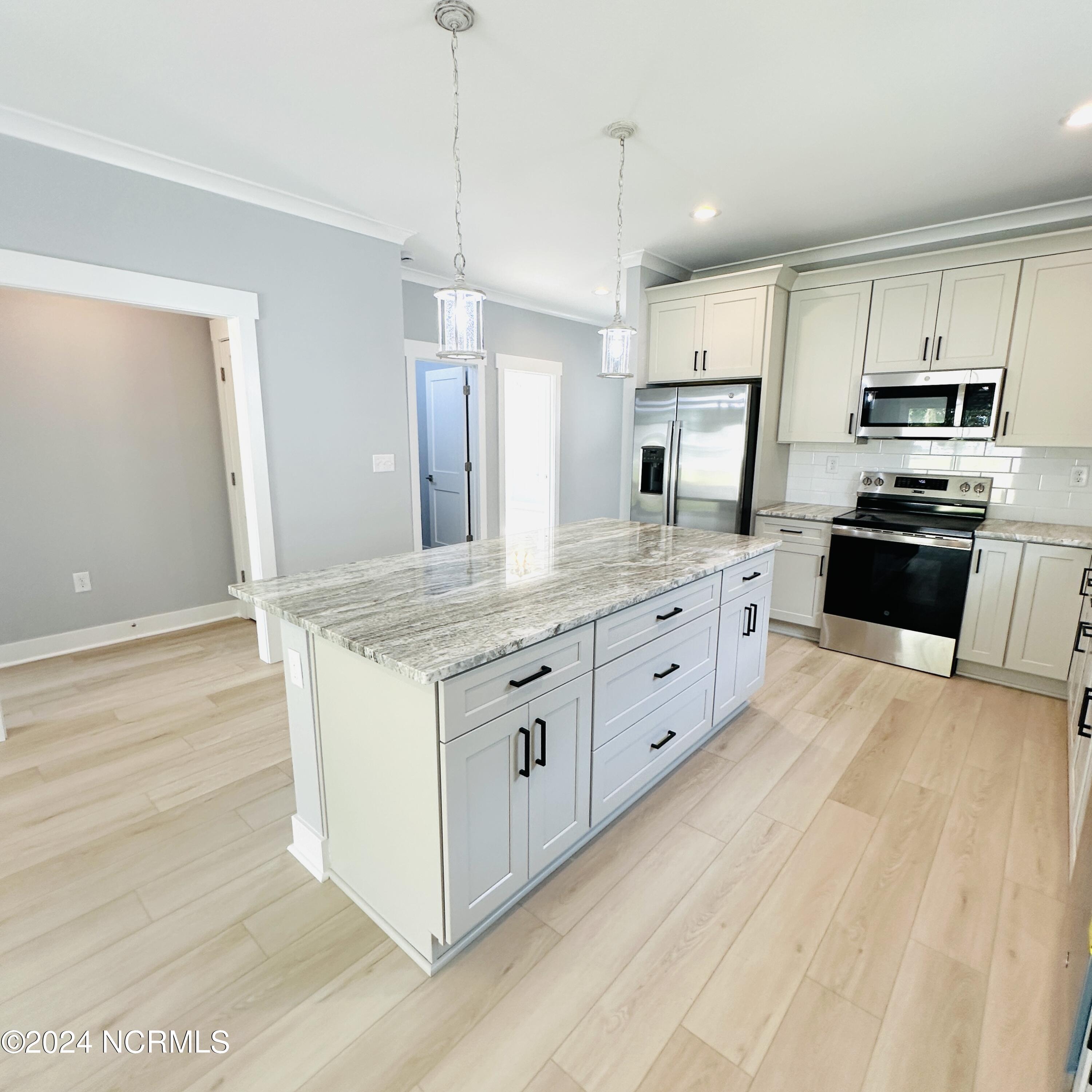 111 Bridgetowne Avenue Property Photo 4