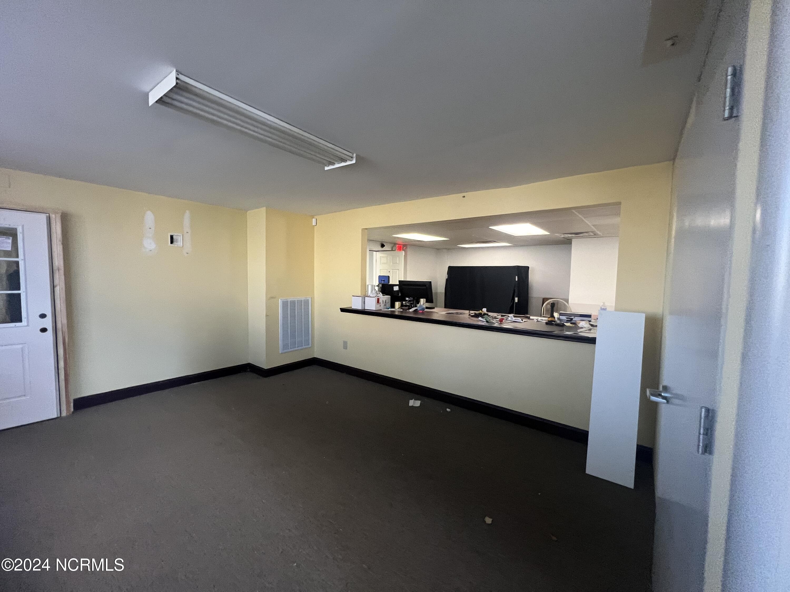 401 W Saint James Street Property Photo 5