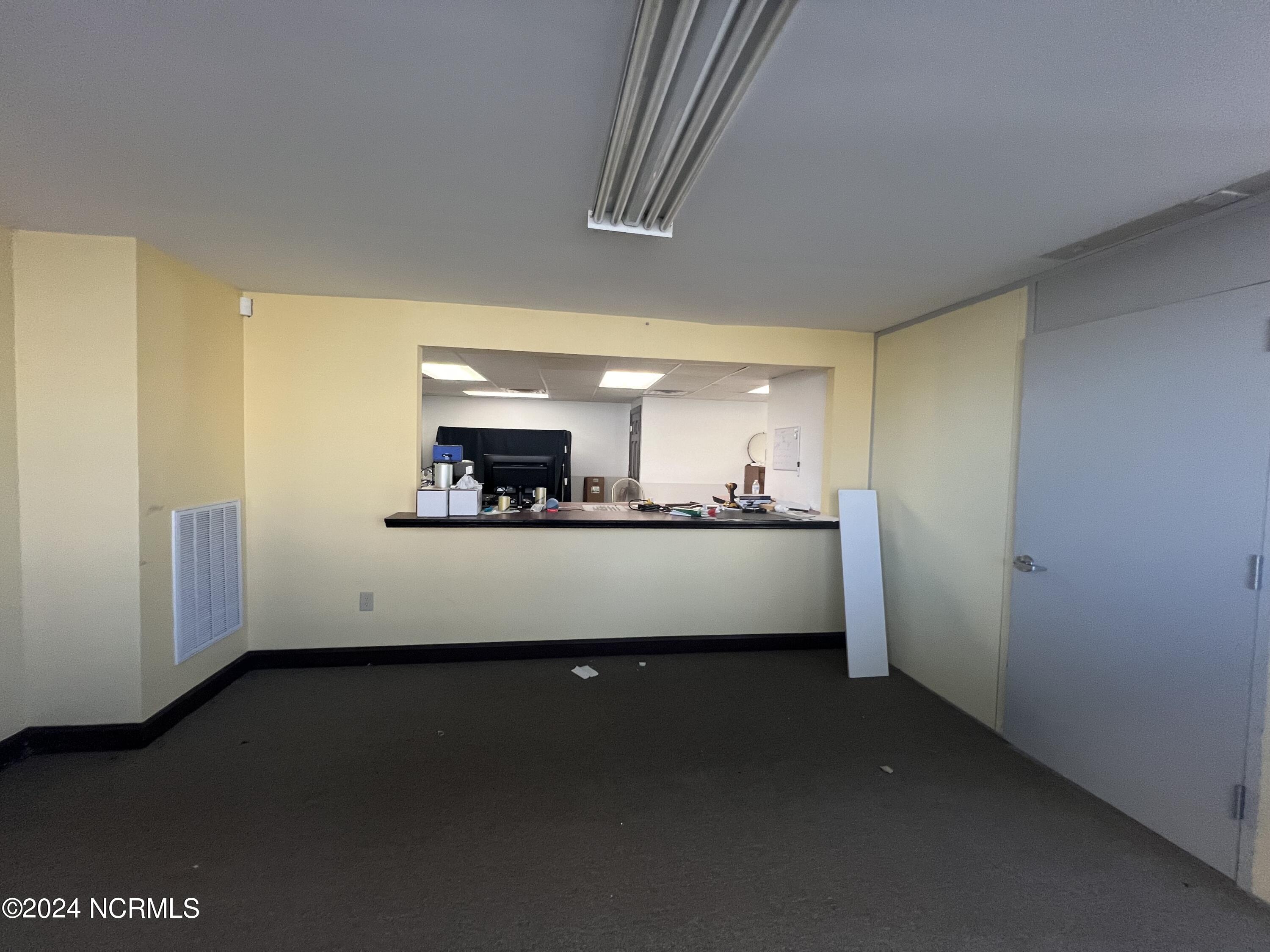 401 W Saint James Street Property Photo 6