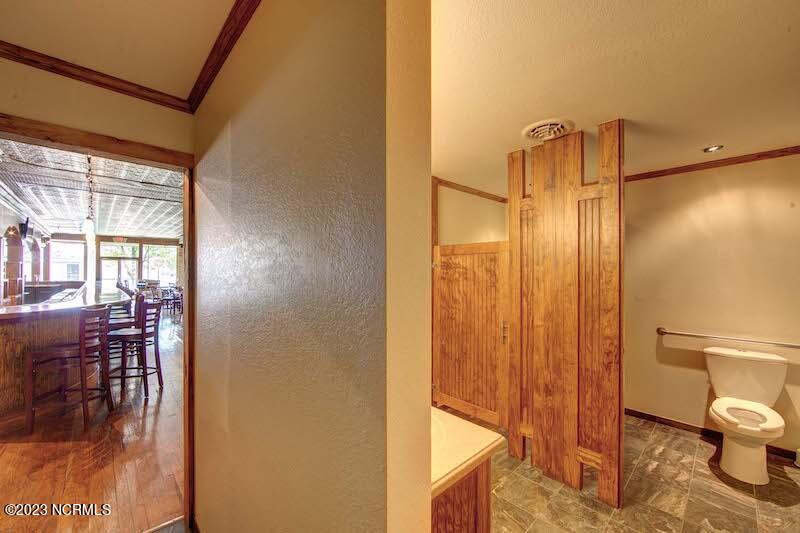 302 Main Street Property Photo 12