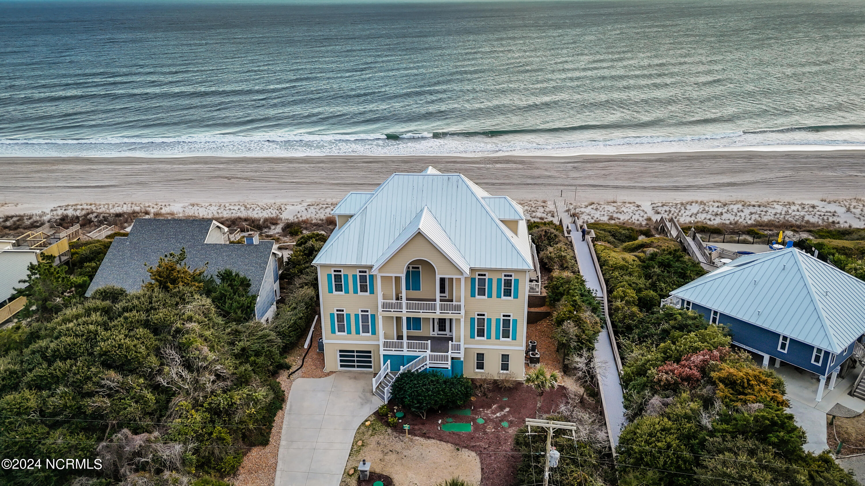 7127 Ocean Drive Property Photo 2