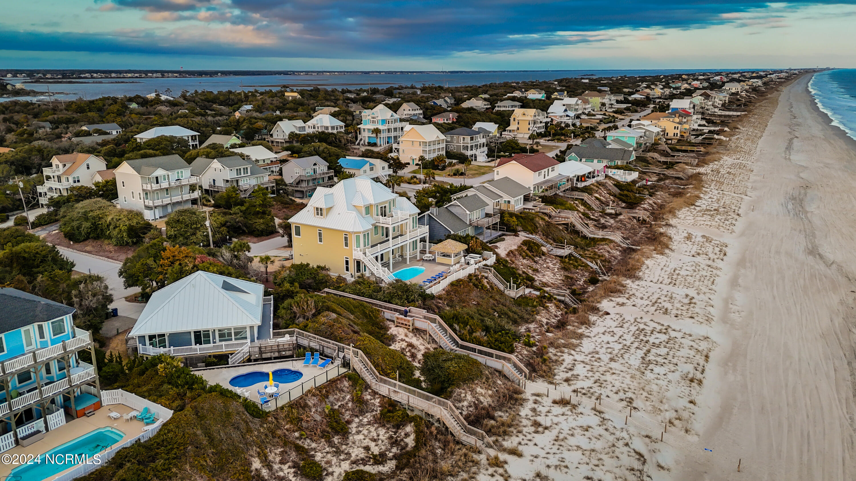 7127 Ocean Drive Property Photo 4