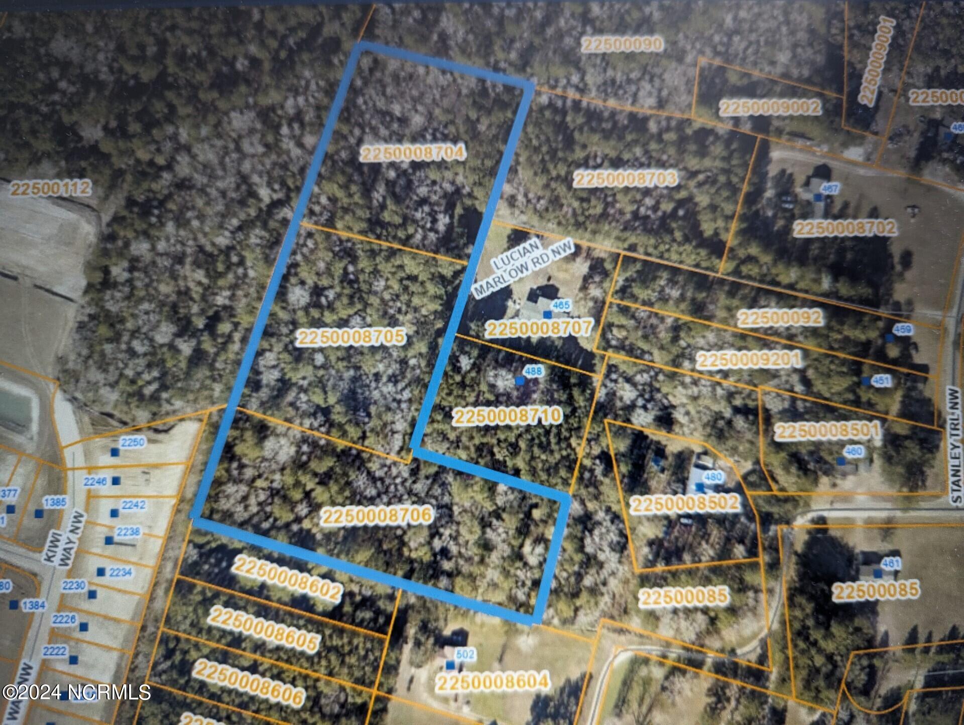 704 Lucian Marlow Road Property Photo 2