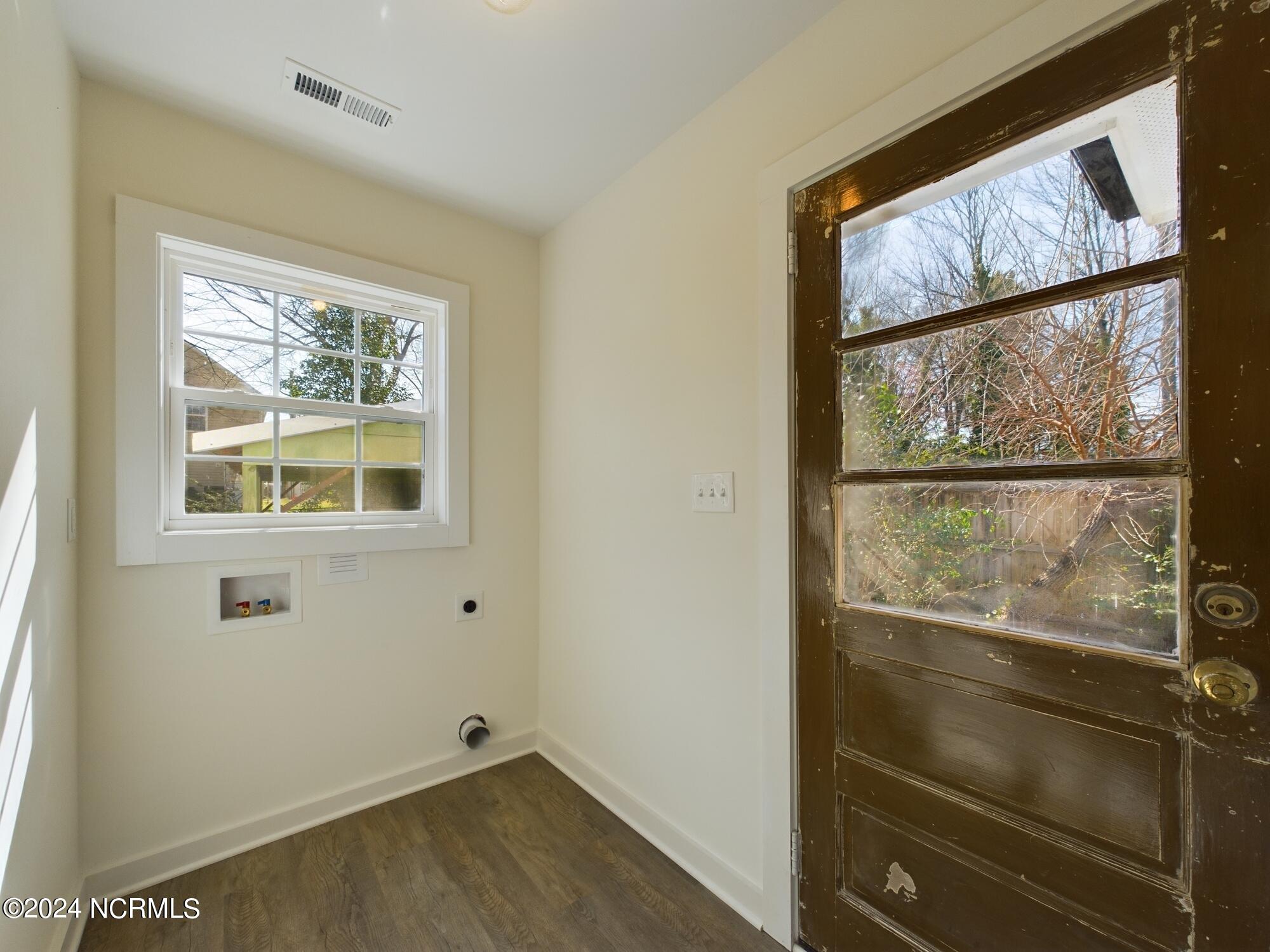 1112 E Martin Street Property Photo 7