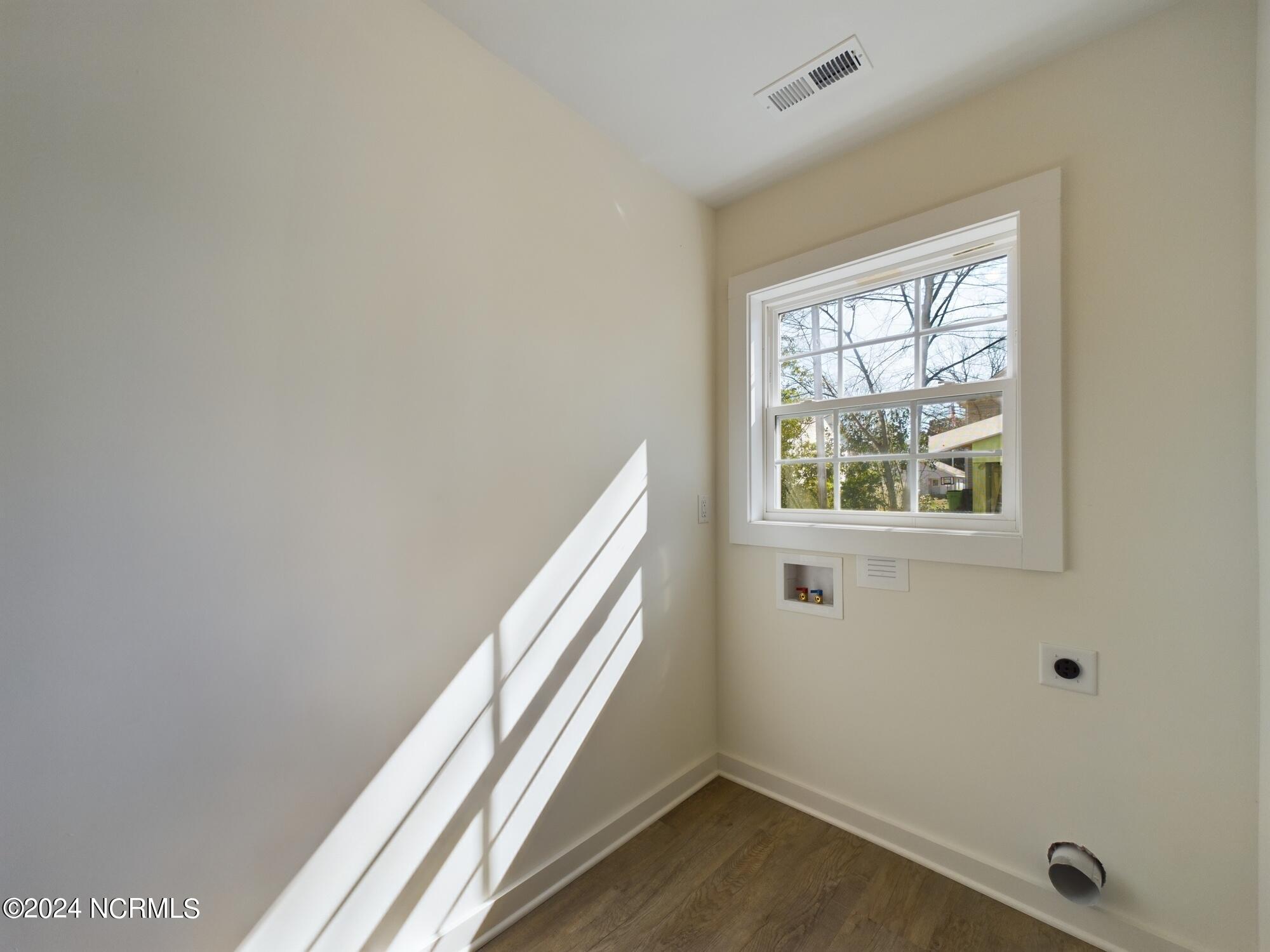 1112 E Martin Street Property Photo 8