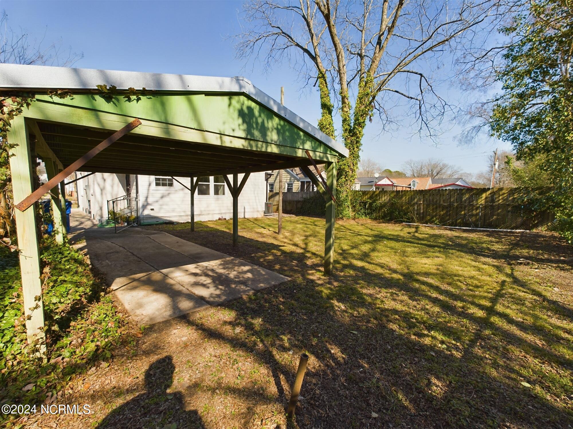 1112 E Martin Street Property Photo 48
