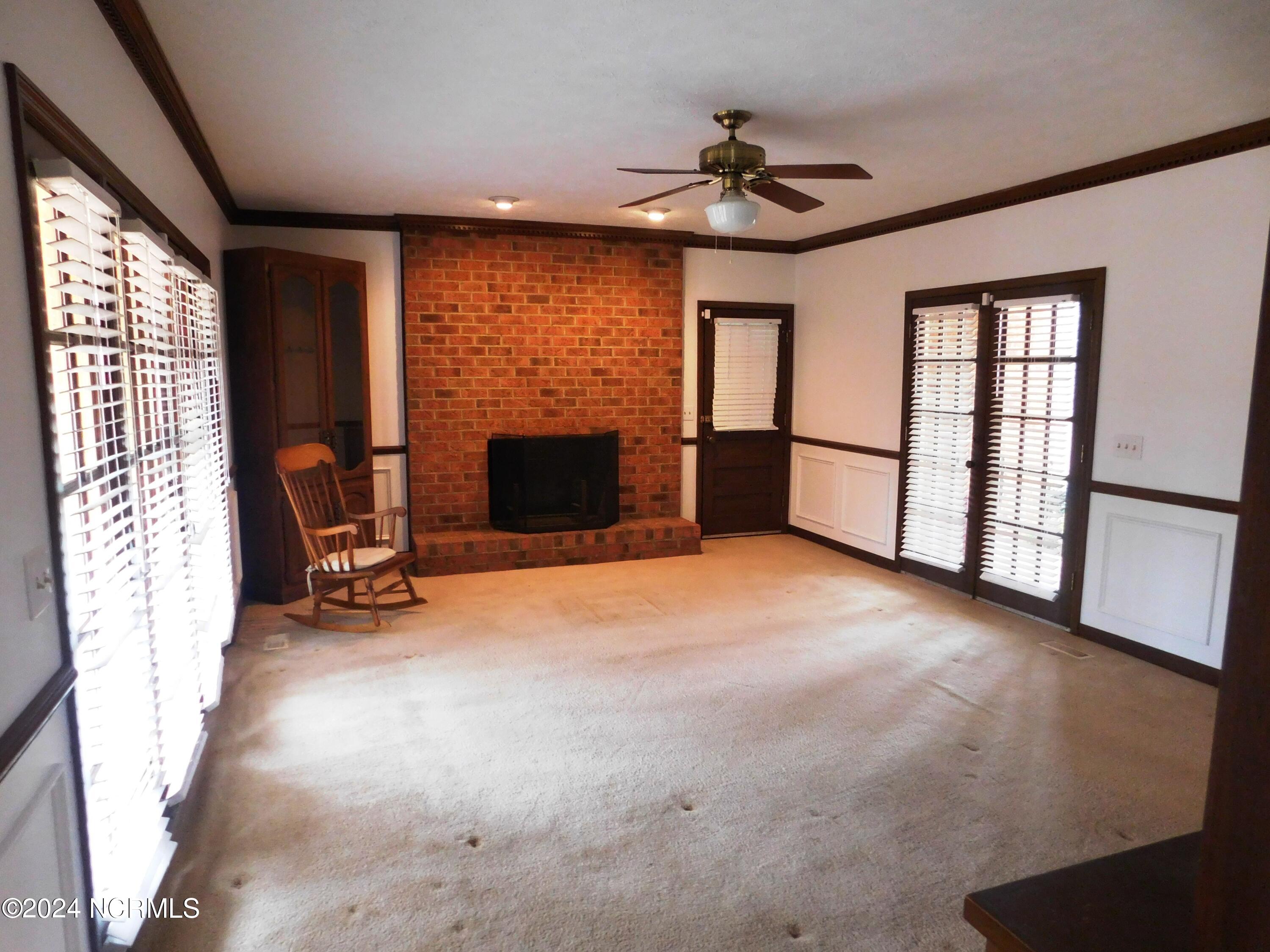 43 Willow Drive Property Photo 2