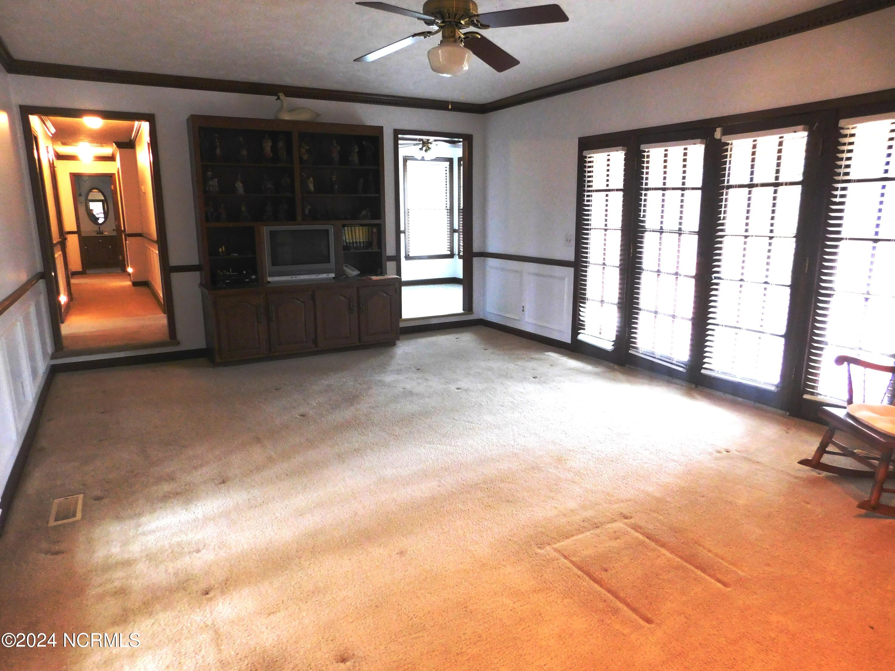 43 Willow Drive Property Photo 3