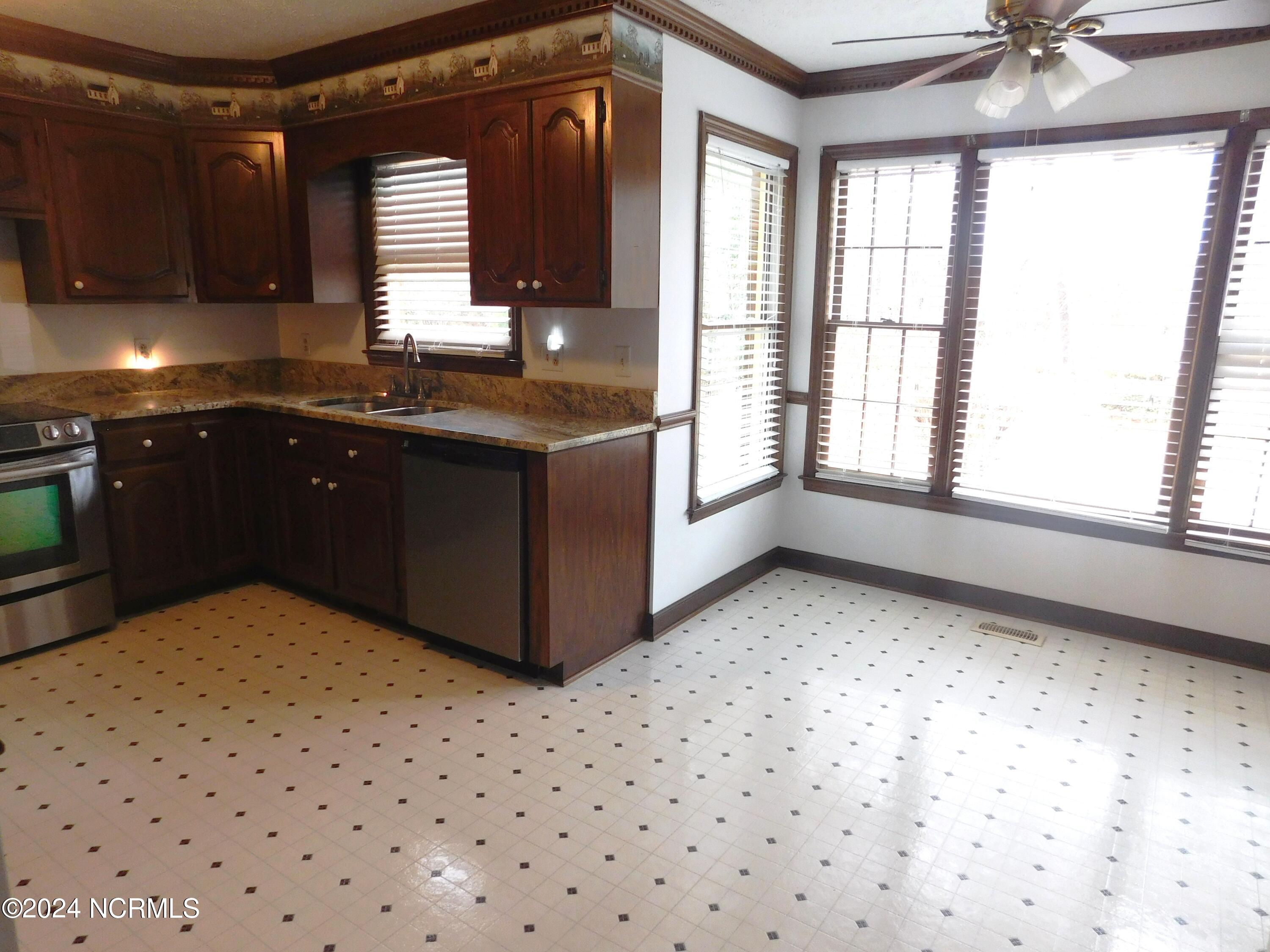 43 Willow Drive Property Photo 5