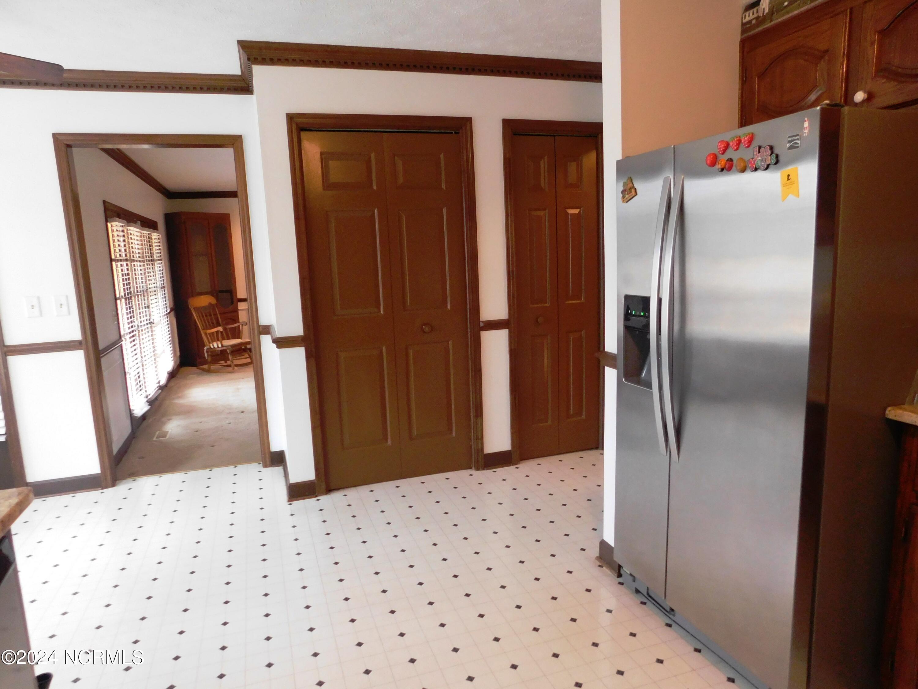 43 Willow Drive Property Photo 6
