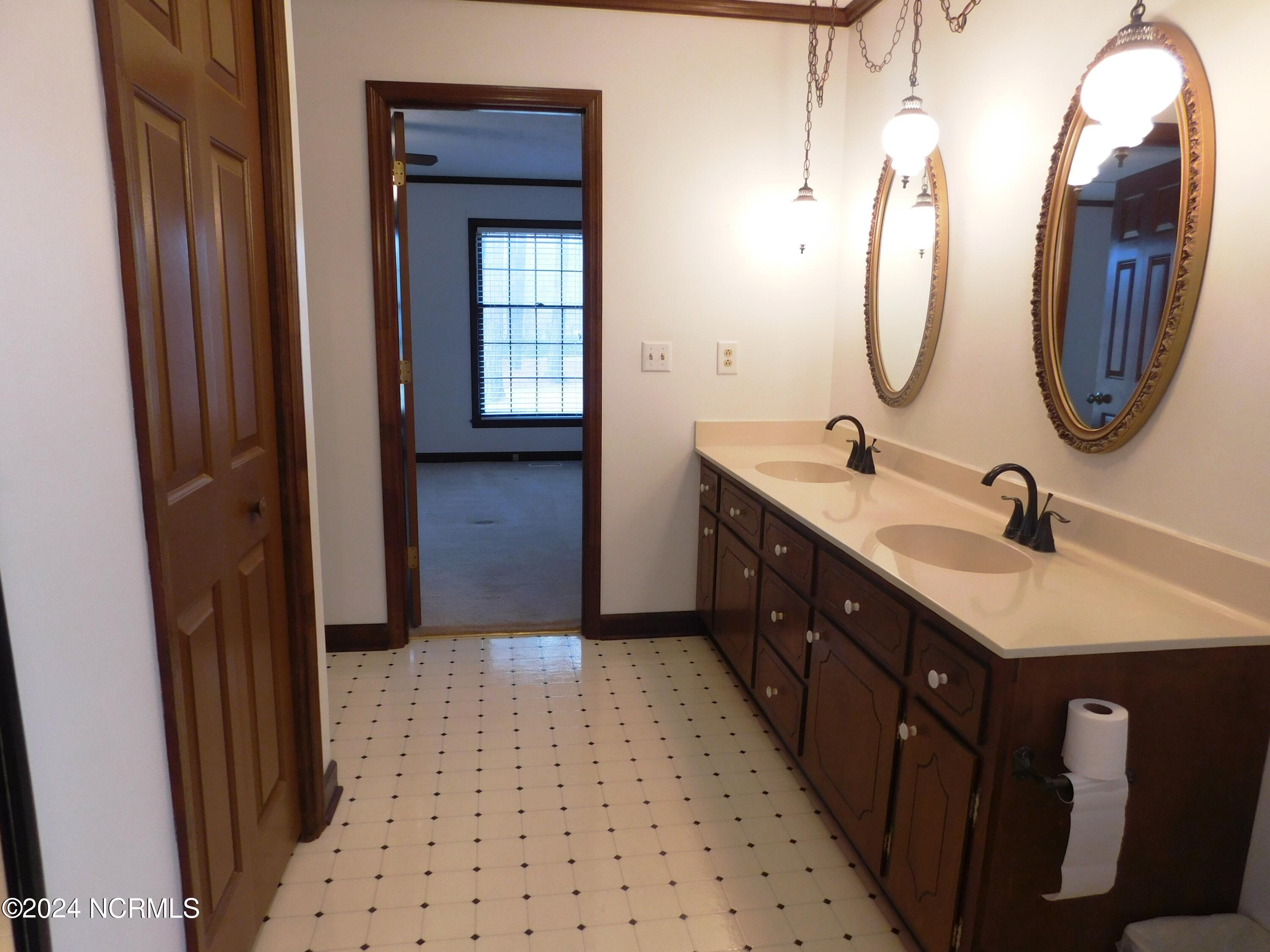 43 Willow Drive Property Photo 10