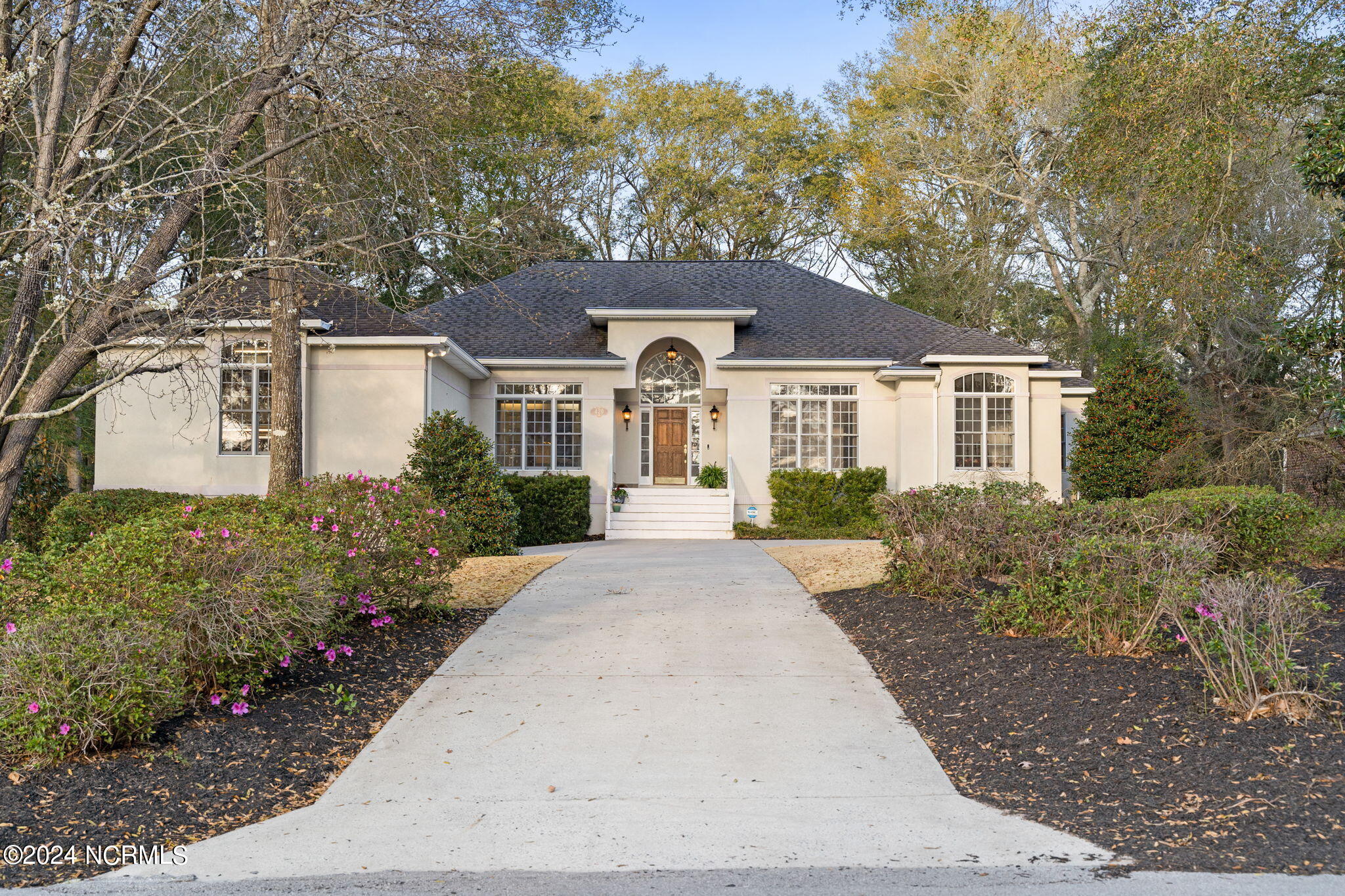 420 Lake Shore Drive Property Photo 1