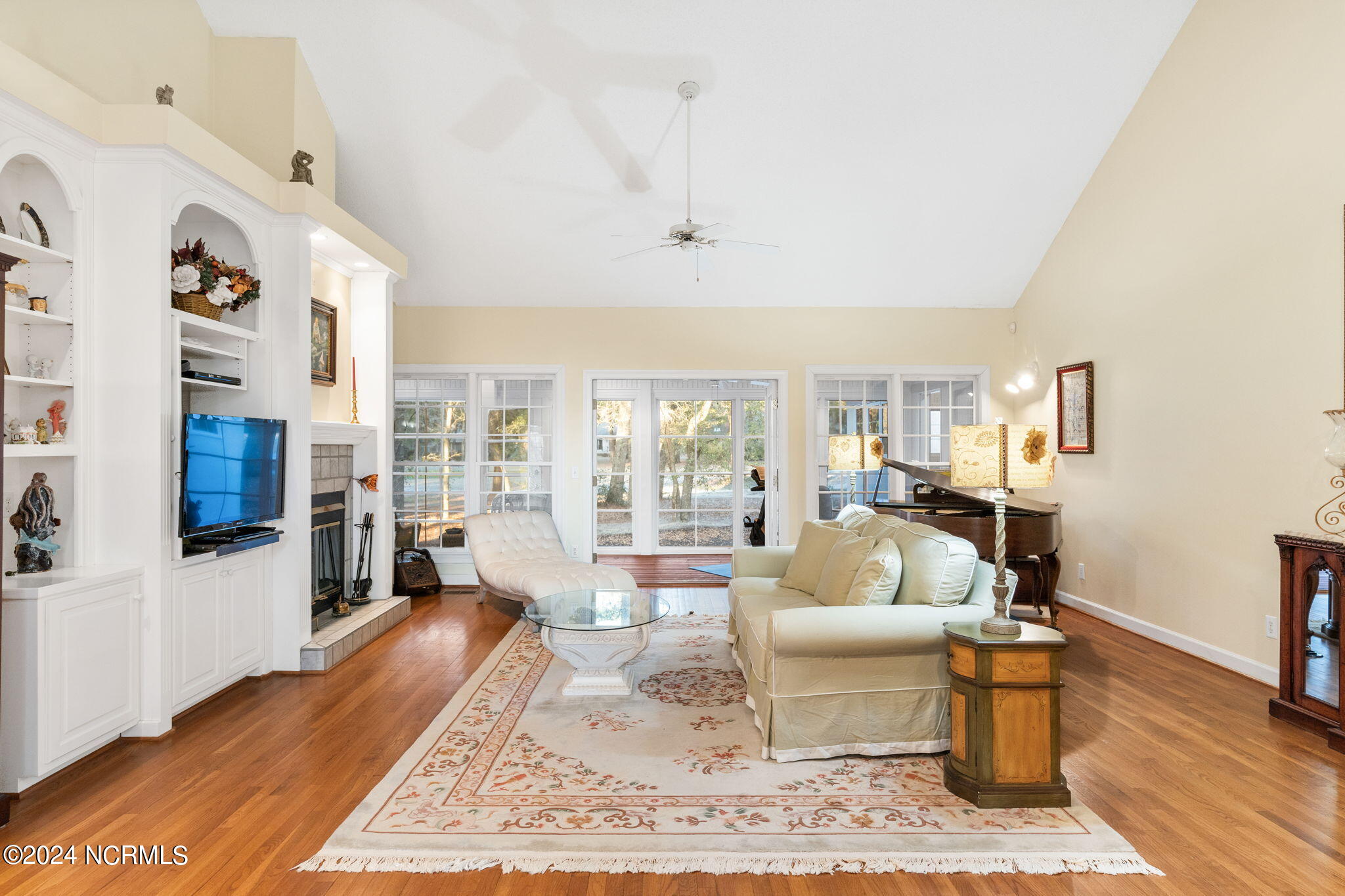 420 Lake Shore Drive Property Photo 16