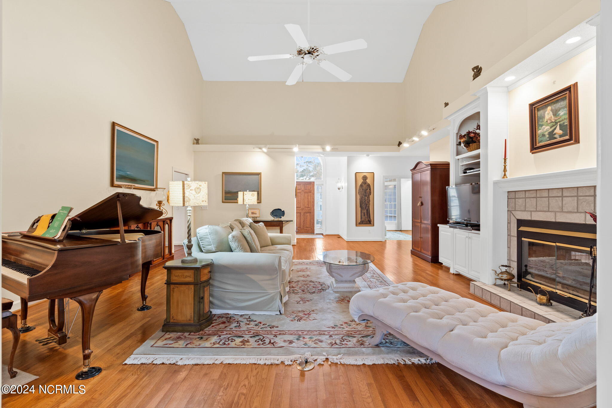 420 Lake Shore Drive Property Photo 19