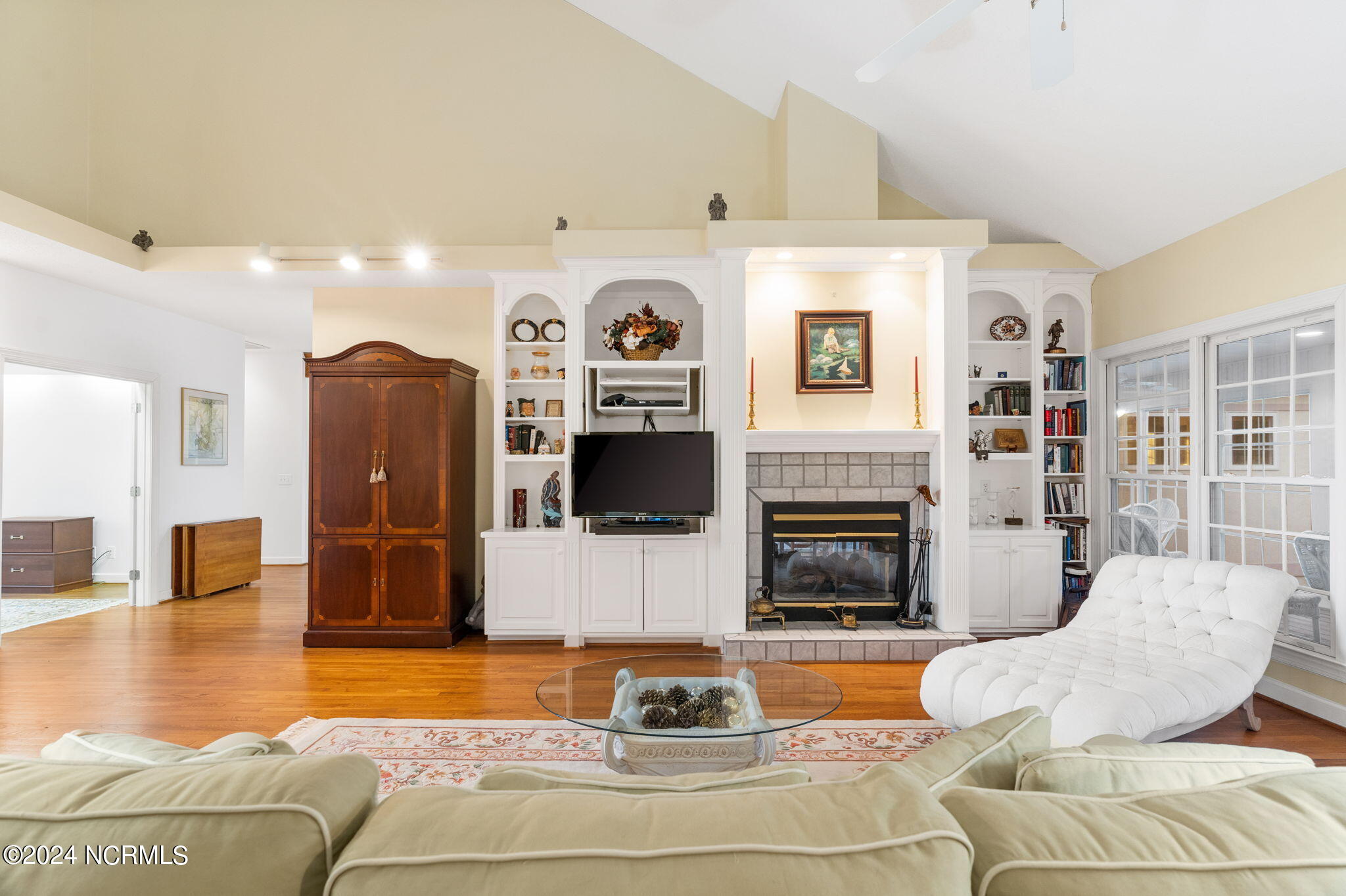 420 Lake Shore Drive Property Photo 20