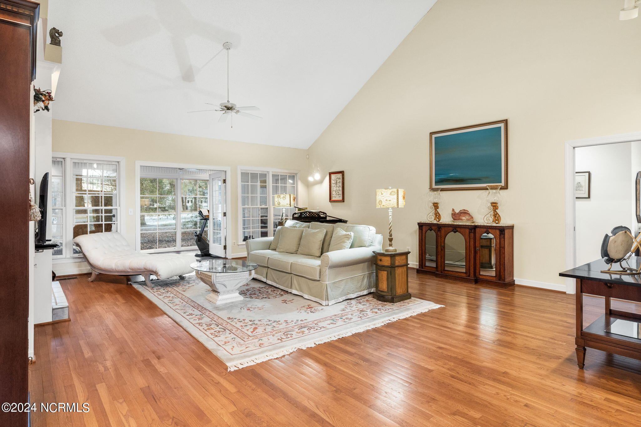 420 Lake Shore Drive Property Photo 21