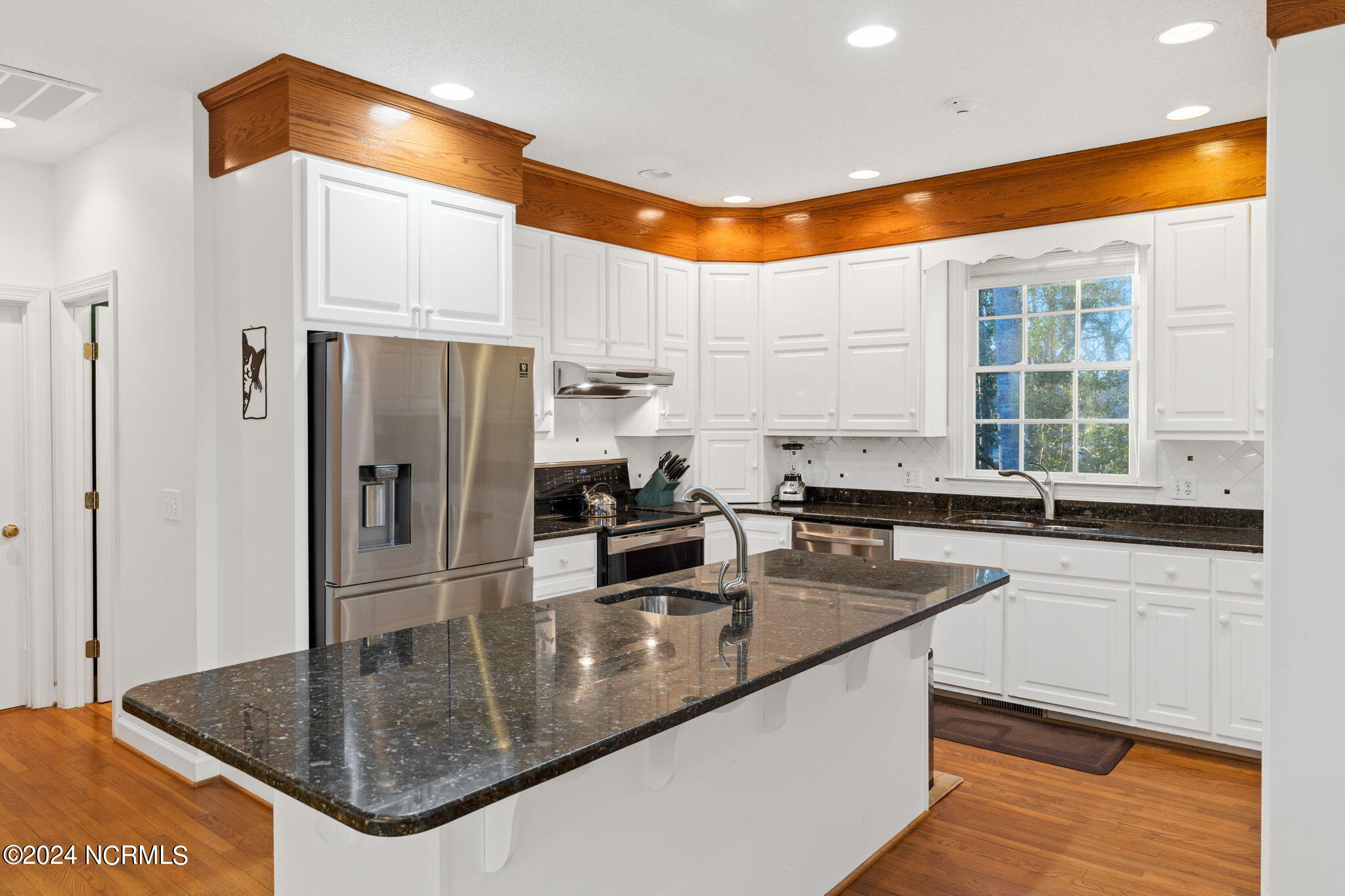 420 Lake Shore Drive Property Photo 25
