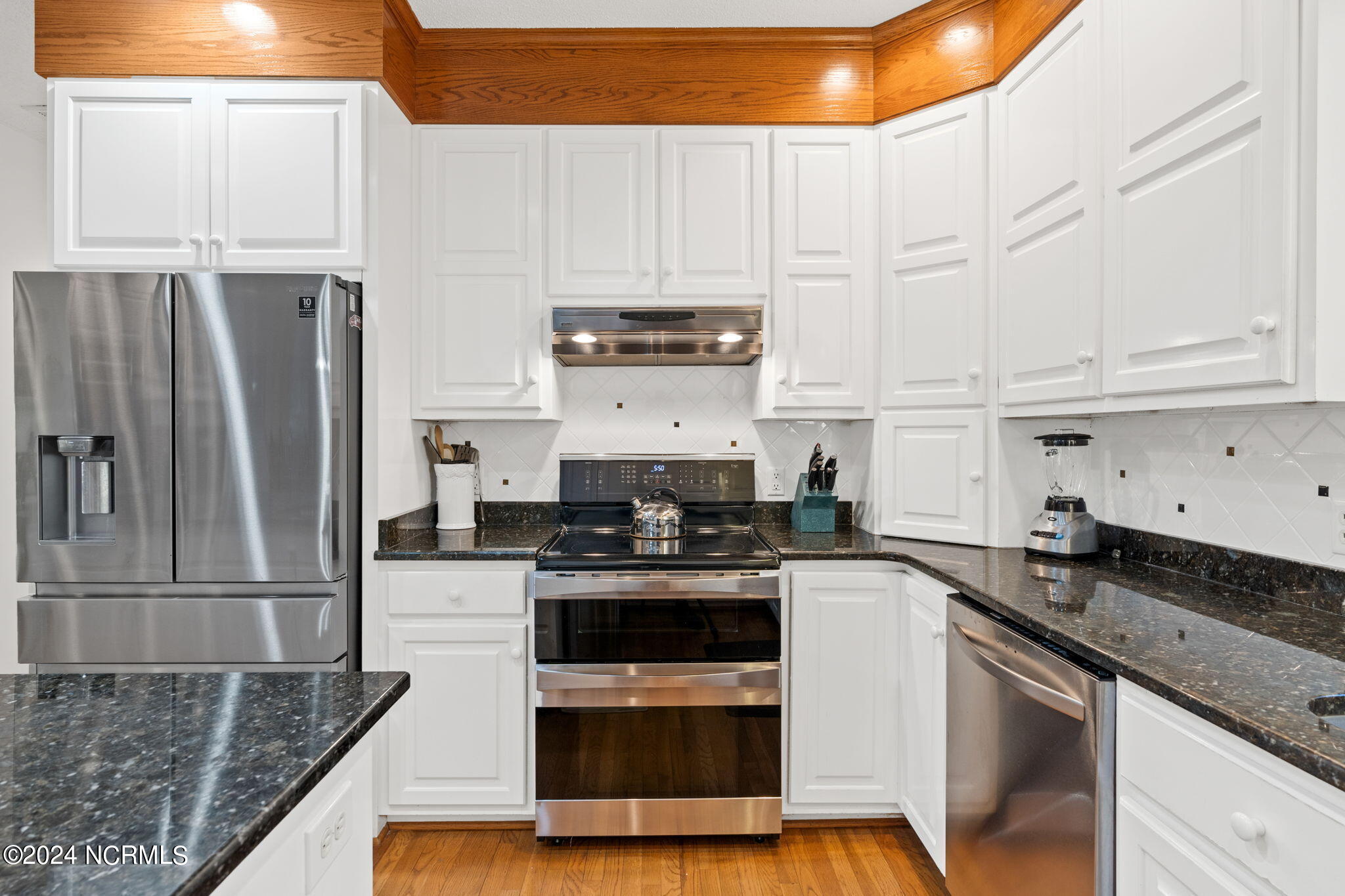 420 Lake Shore Drive Property Photo 26