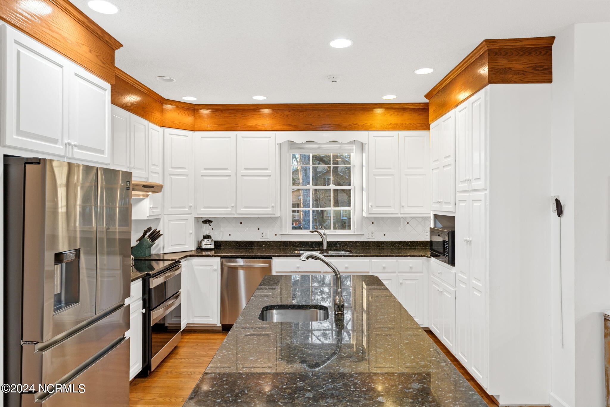 420 Lake Shore Drive Property Photo 29