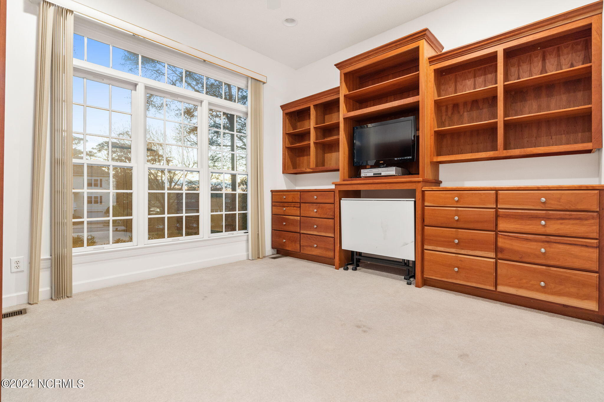 420 Lake Shore Drive Property Photo 46