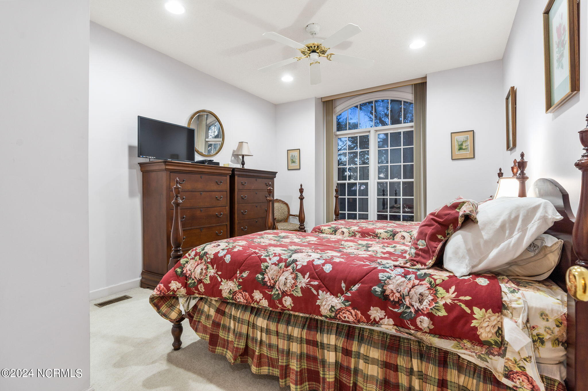 420 Lake Shore Drive Property Photo 47