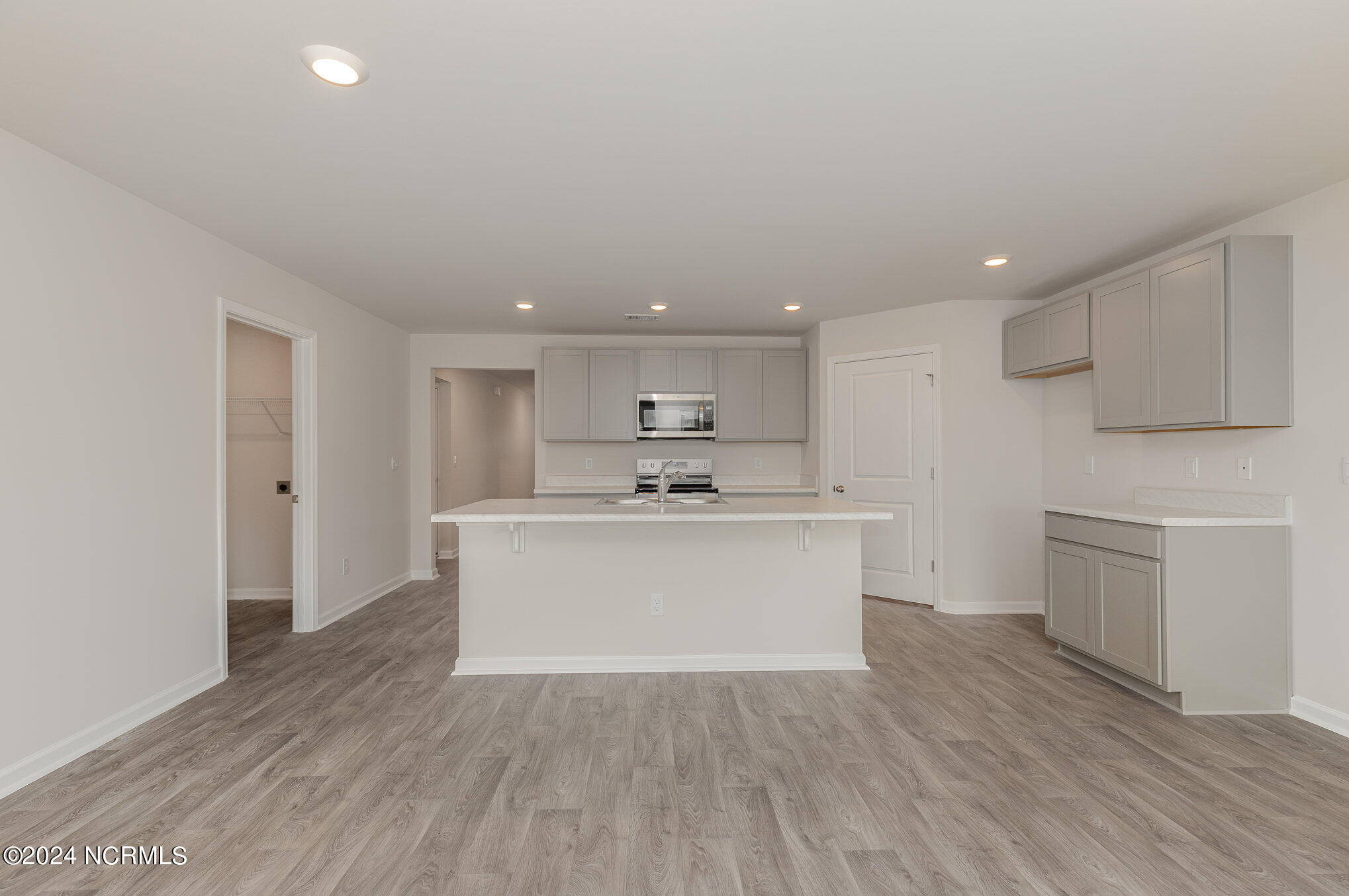 4266 Milkweed Road Property Photo 4