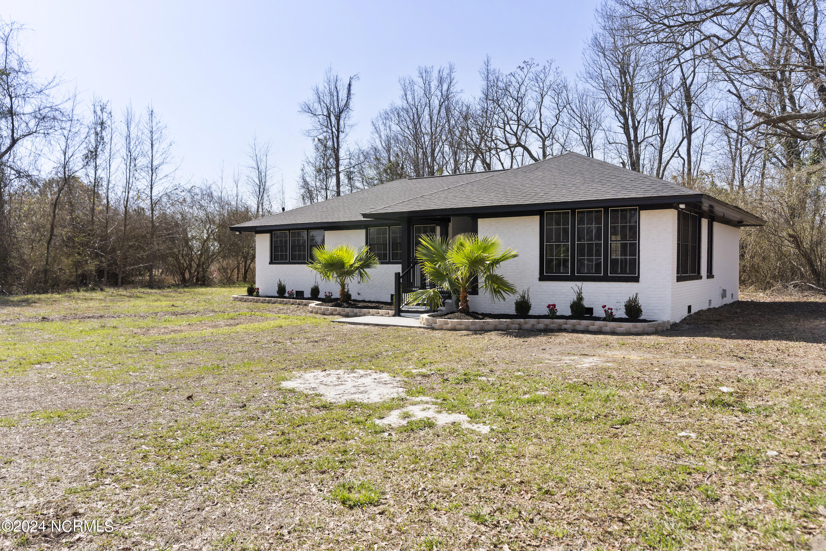 4391 Northwest Road Property Photo 3