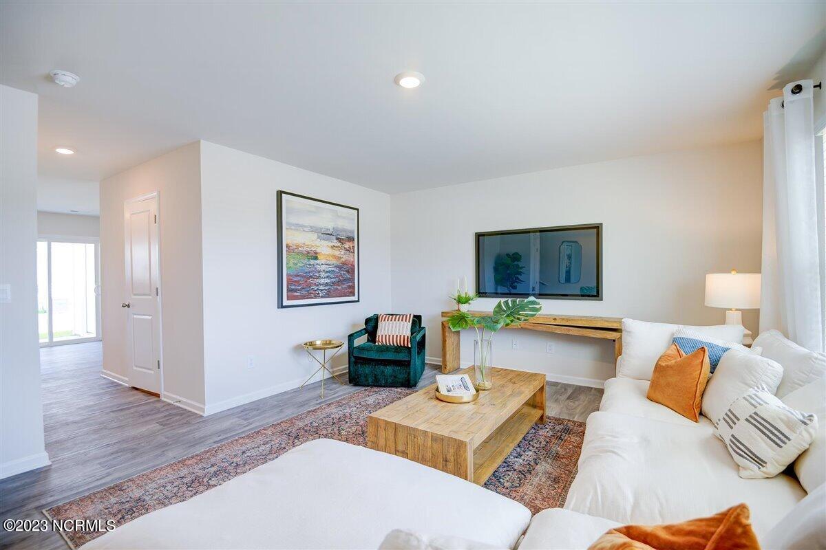 4119 Laurel Ridge Drive E Property Photo 4