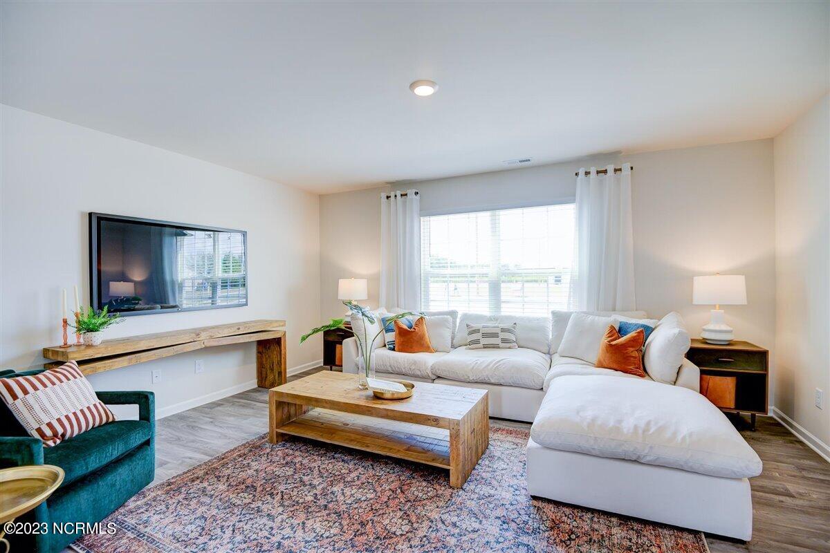 4119 Laurel Ridge Drive E Property Photo 7