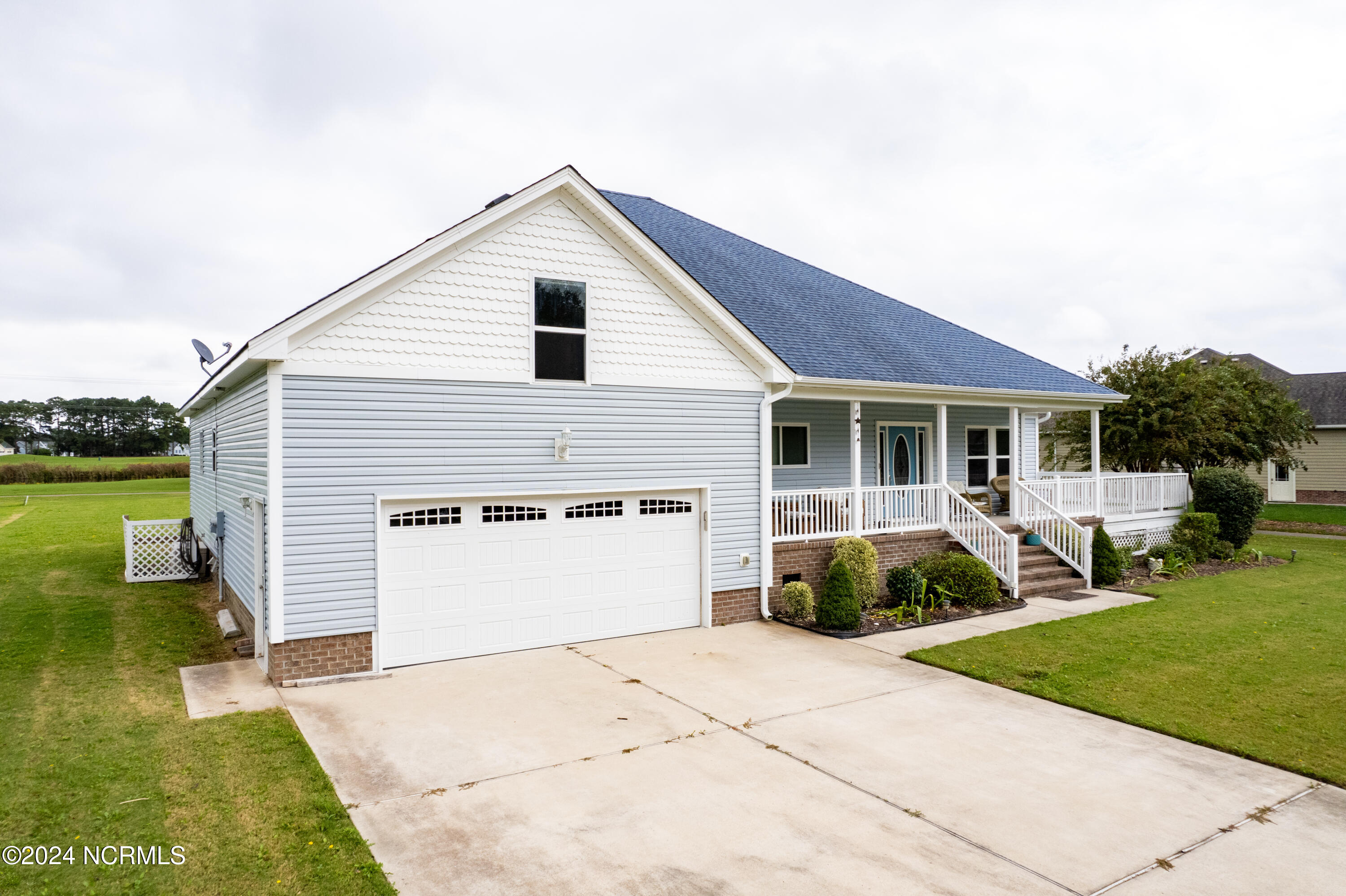 184 Carolina Club Drive Property Photo 4