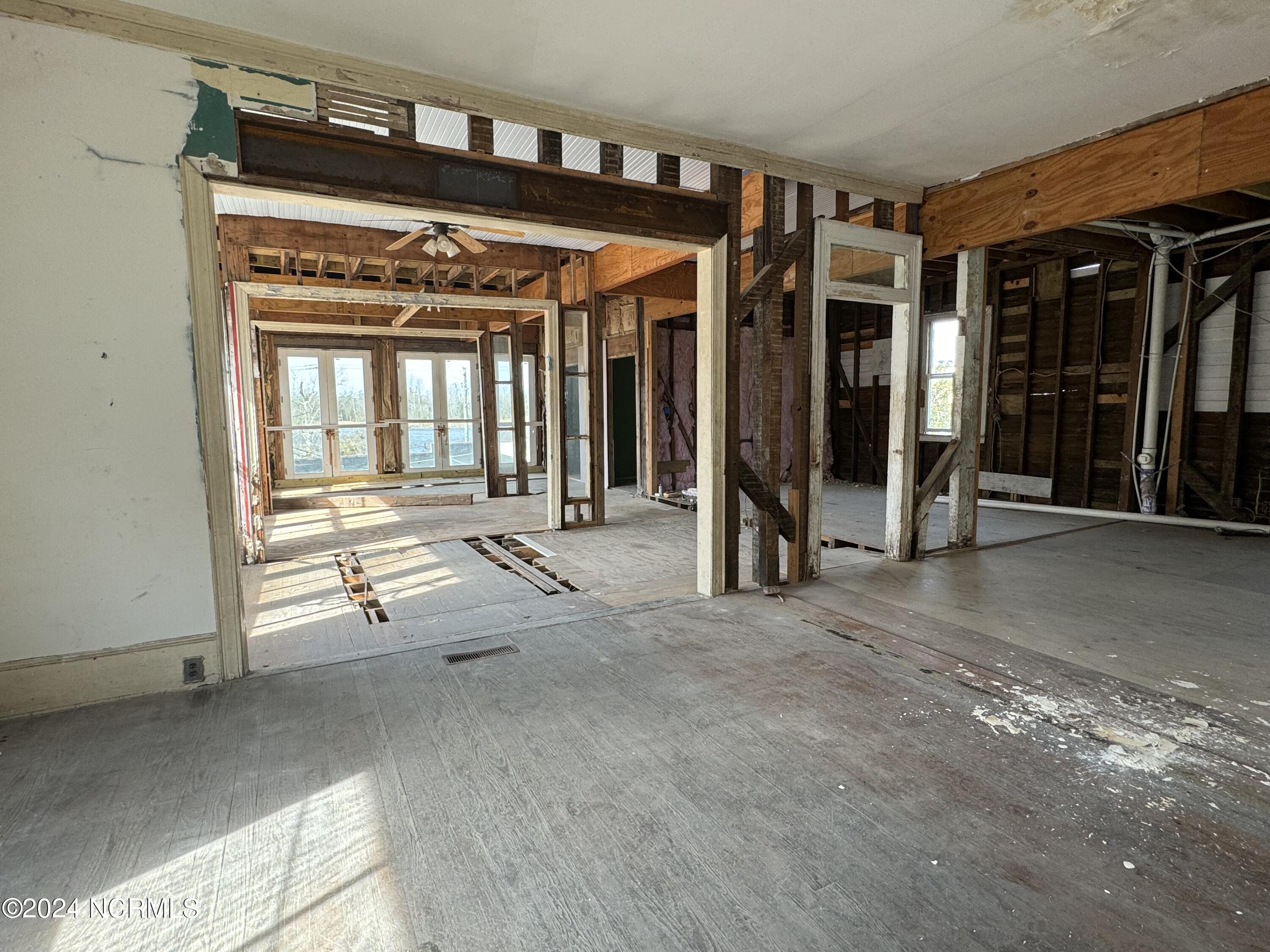226 S Front Street Property Photo 14