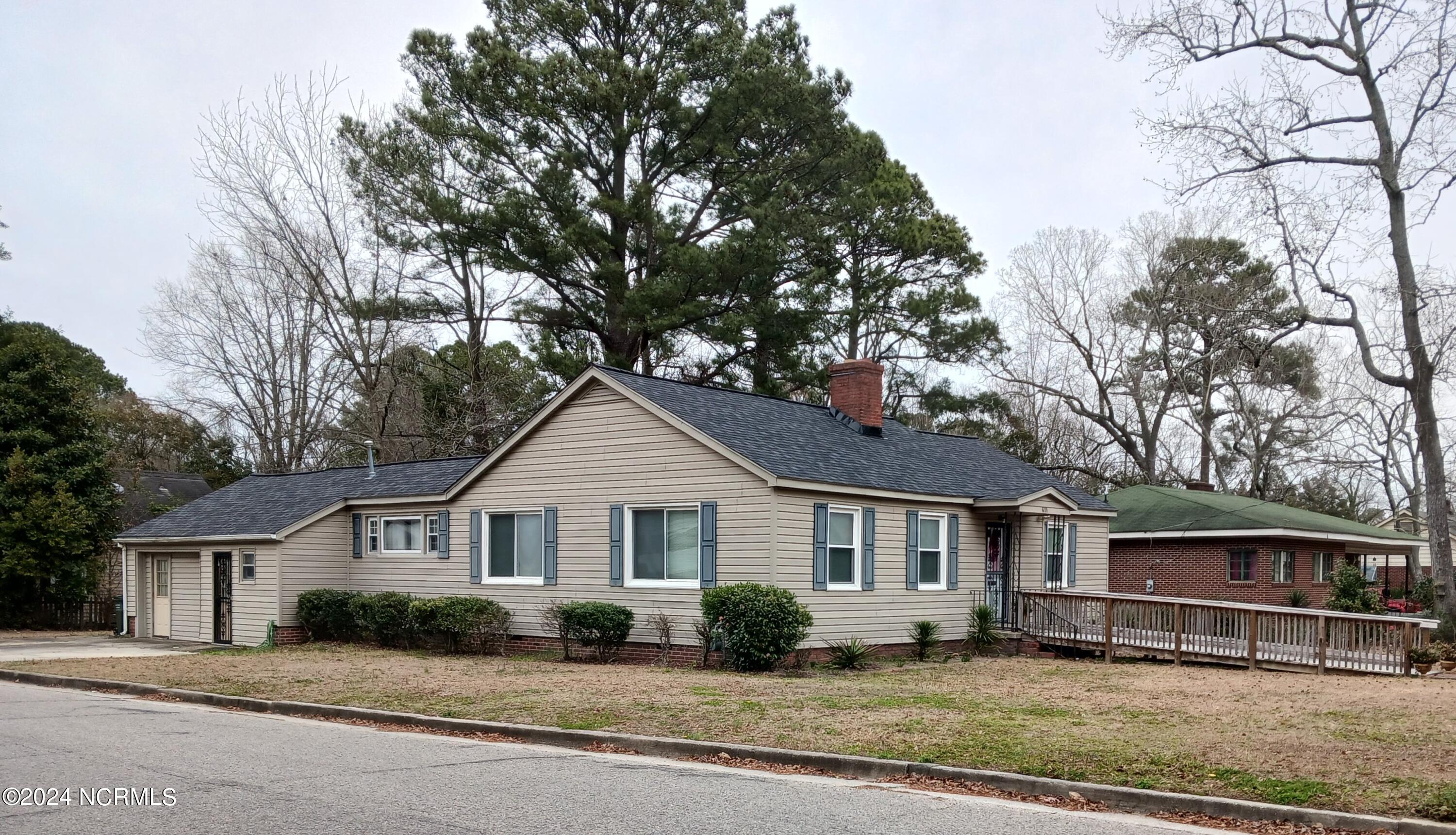 611 Edwards Avenue Property Photo