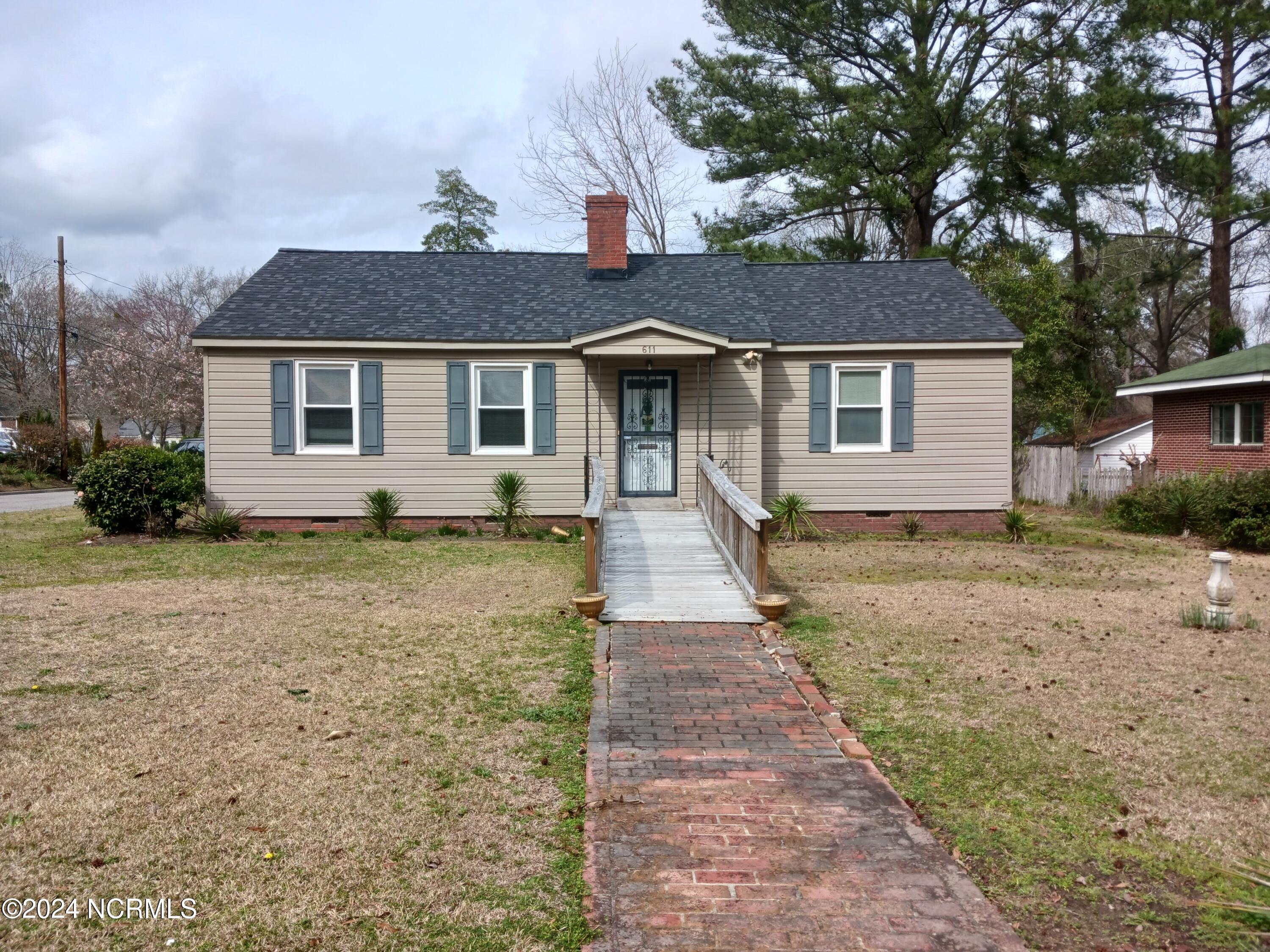 611 Edwards Avenue Property Photo 2