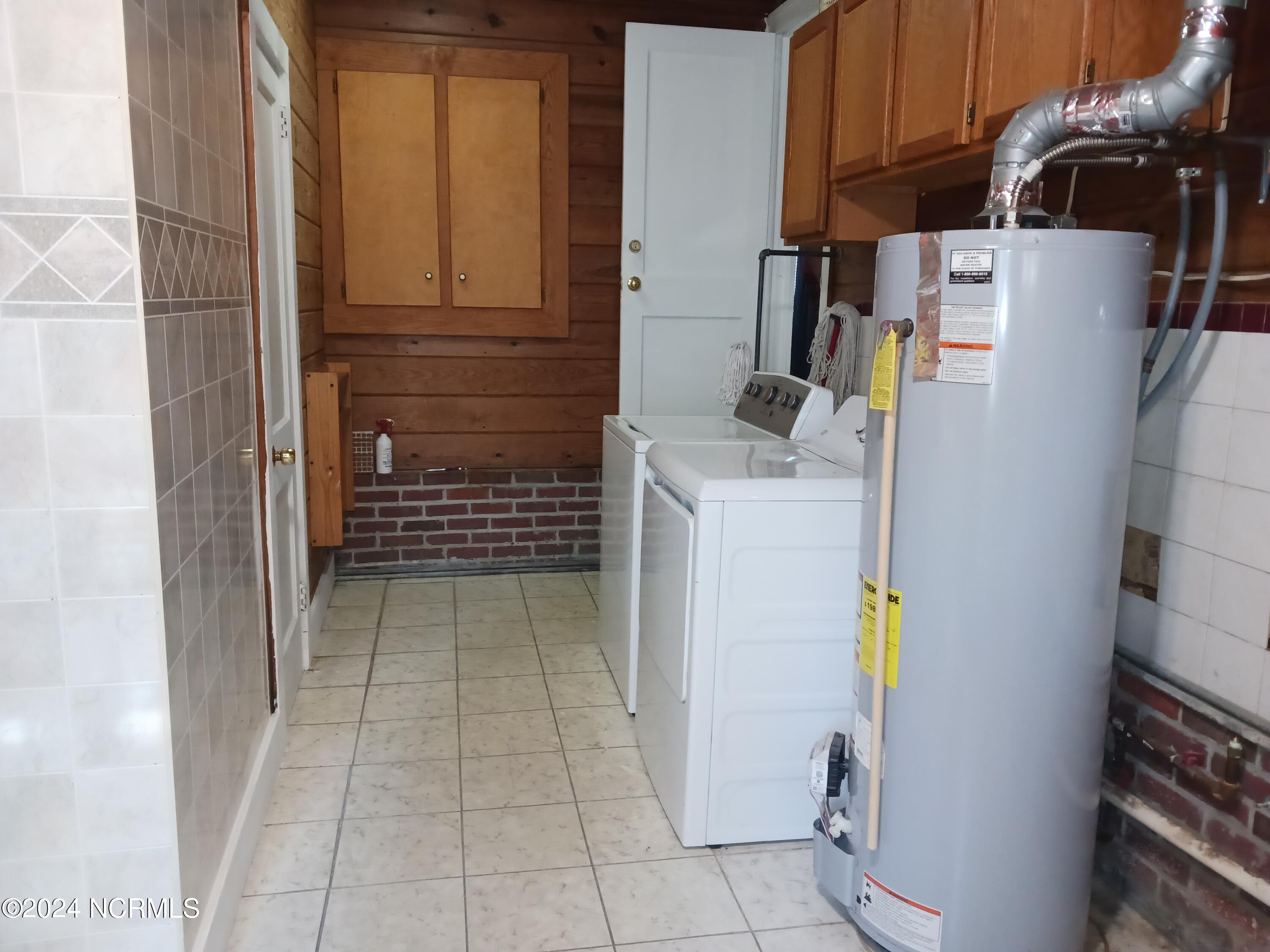 611 Edwards Avenue Property Photo 4