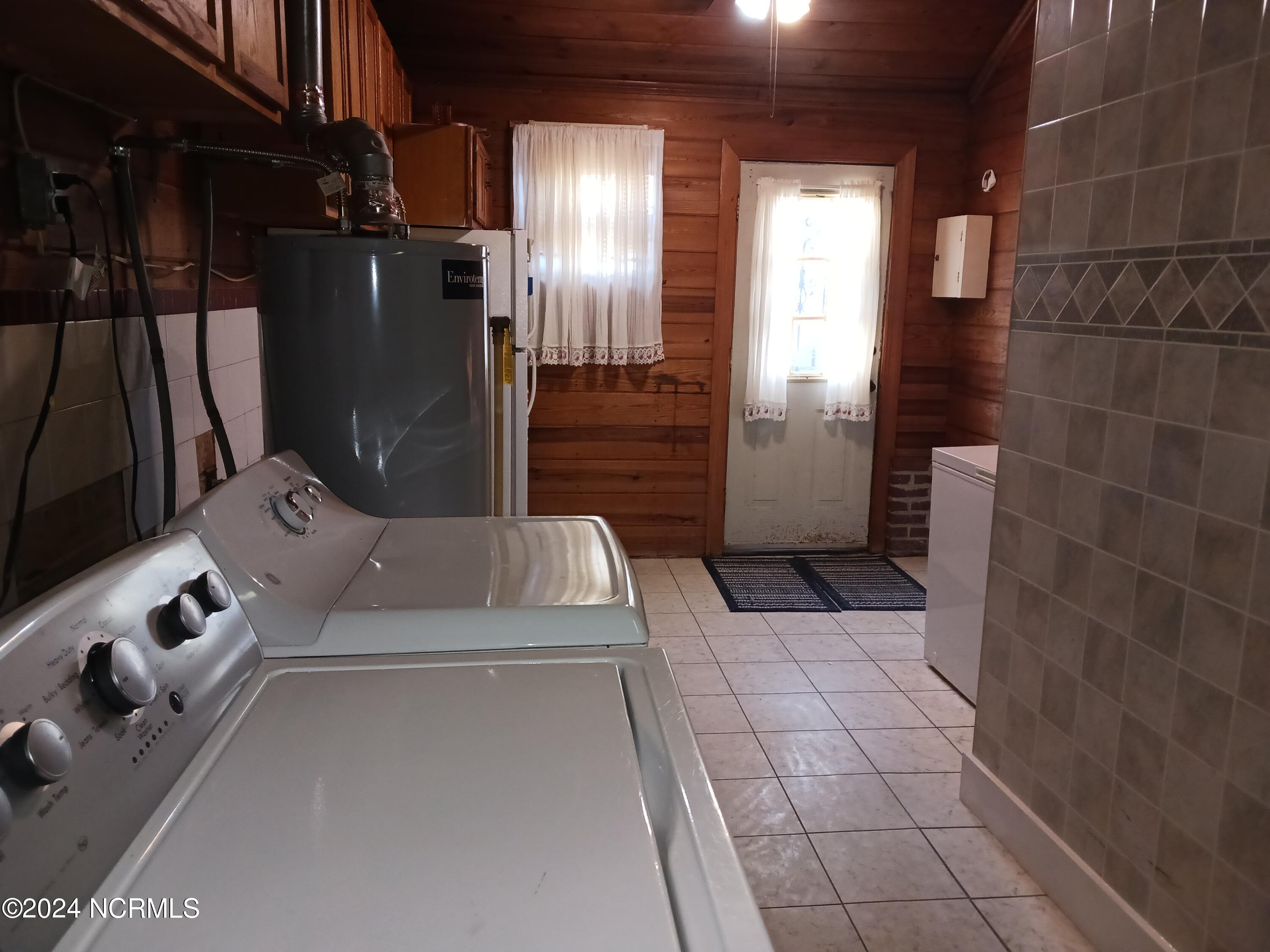 611 Edwards Avenue Property Photo 5