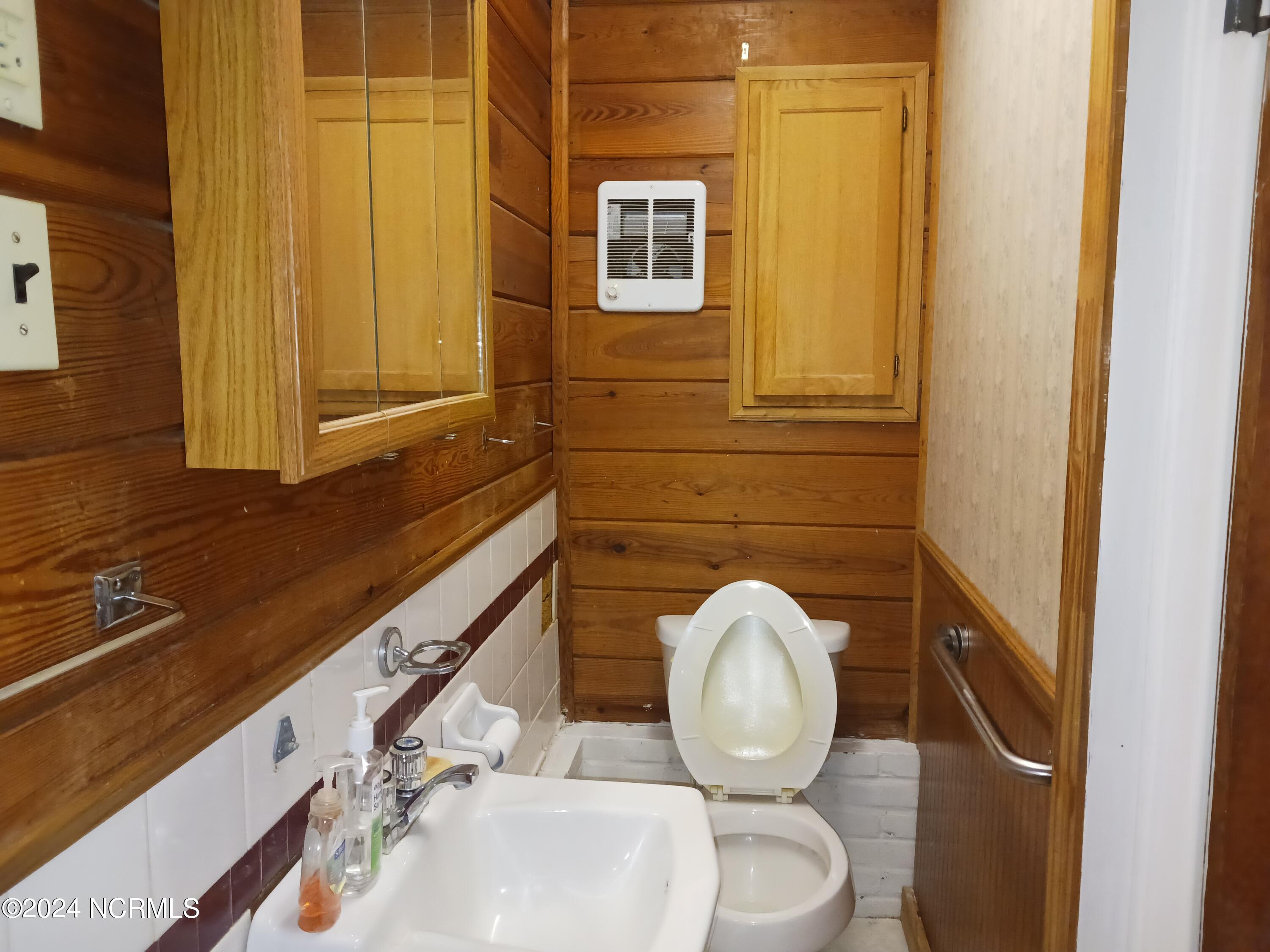611 Edwards Avenue Property Photo 6