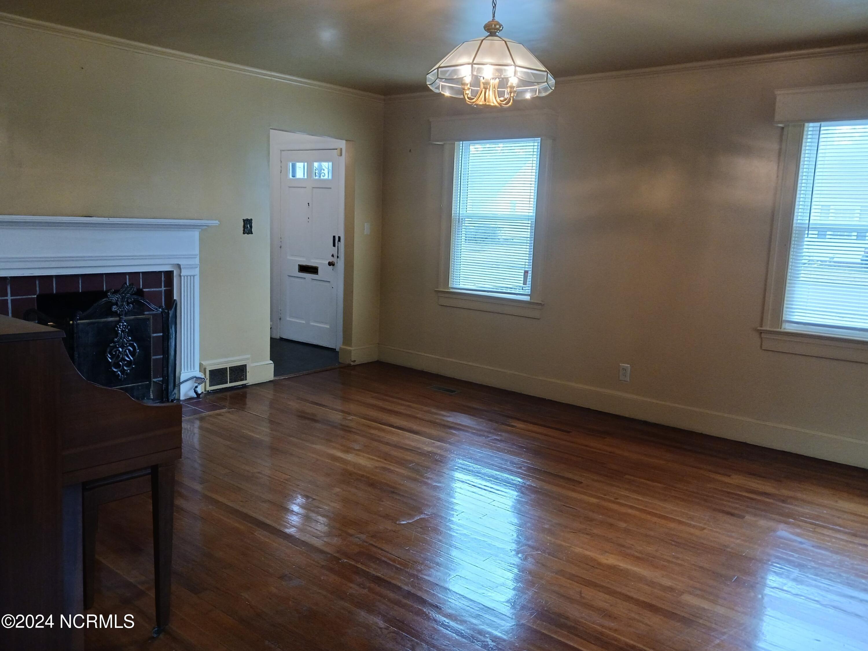 611 Edwards Avenue Property Photo 10