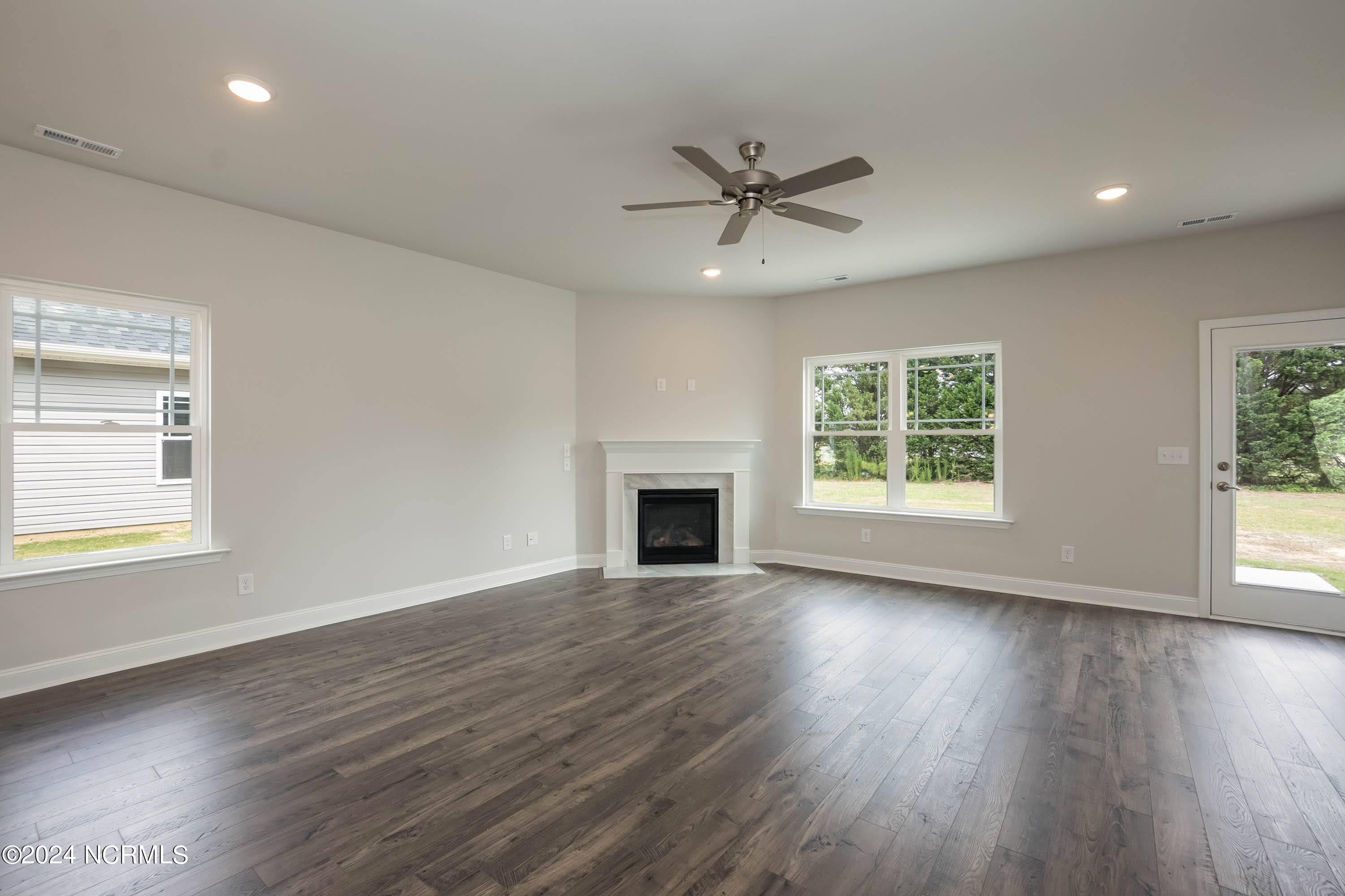745 Greenwich Place Property Photo 12