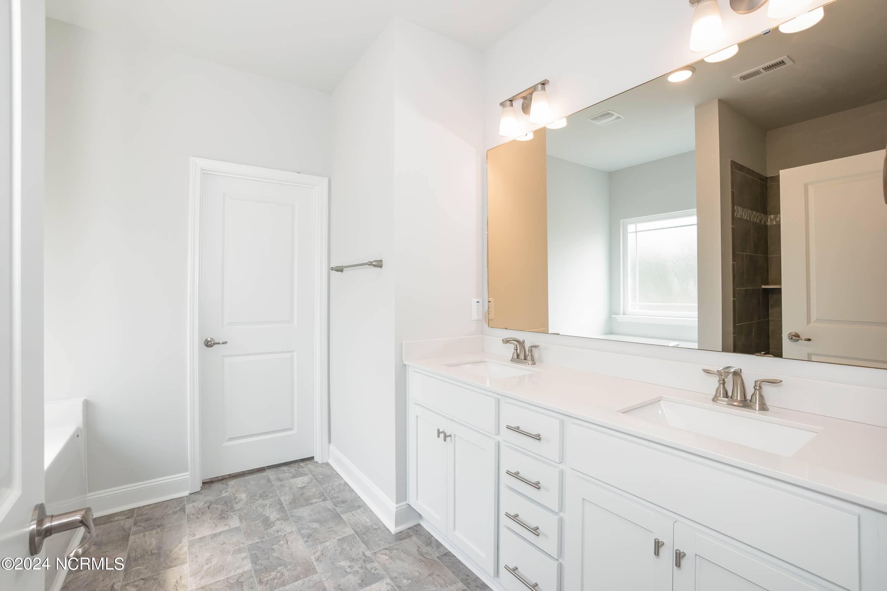 745 Greenwich Place Property Photo 17