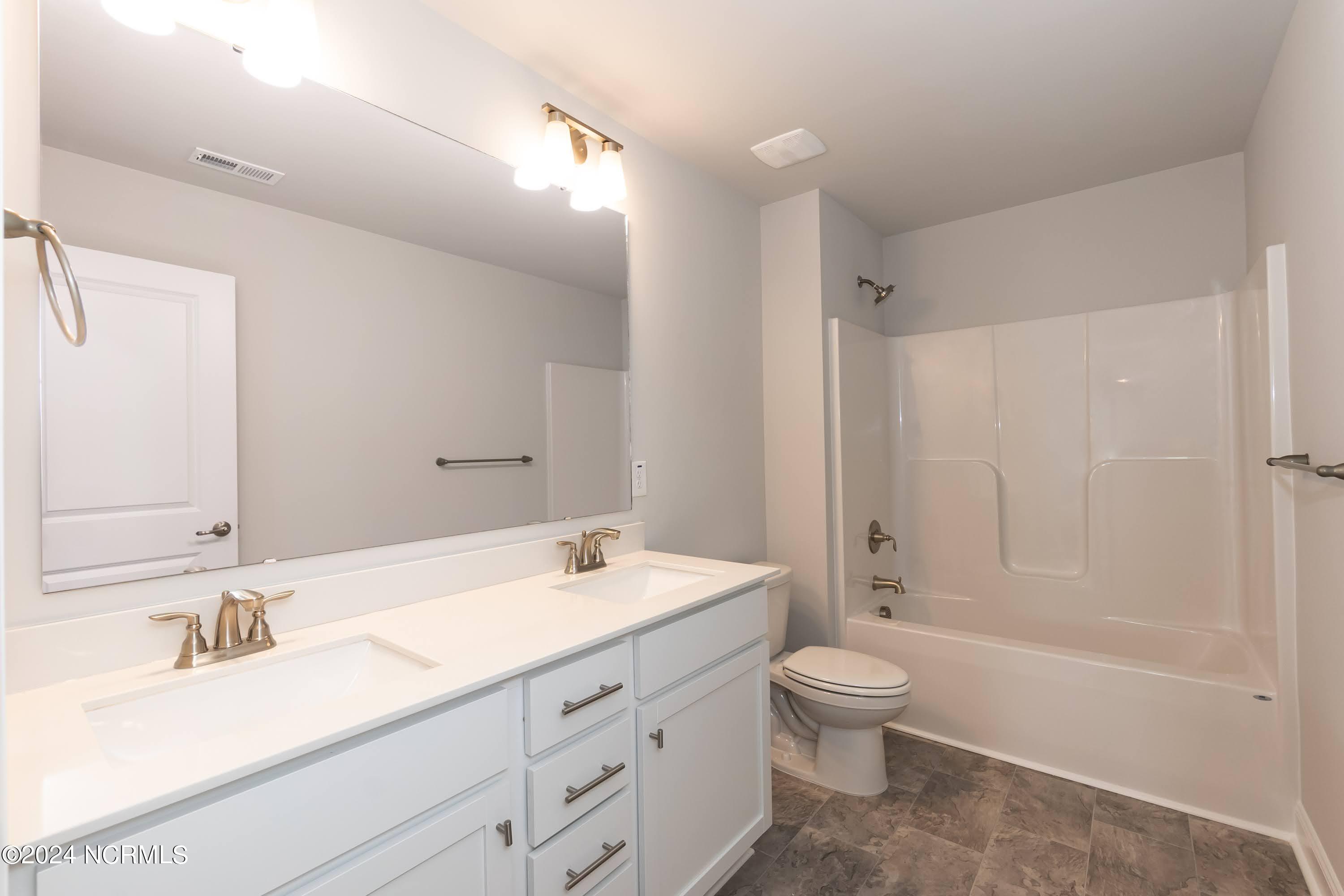 745 Greenwich Place Property Photo 26