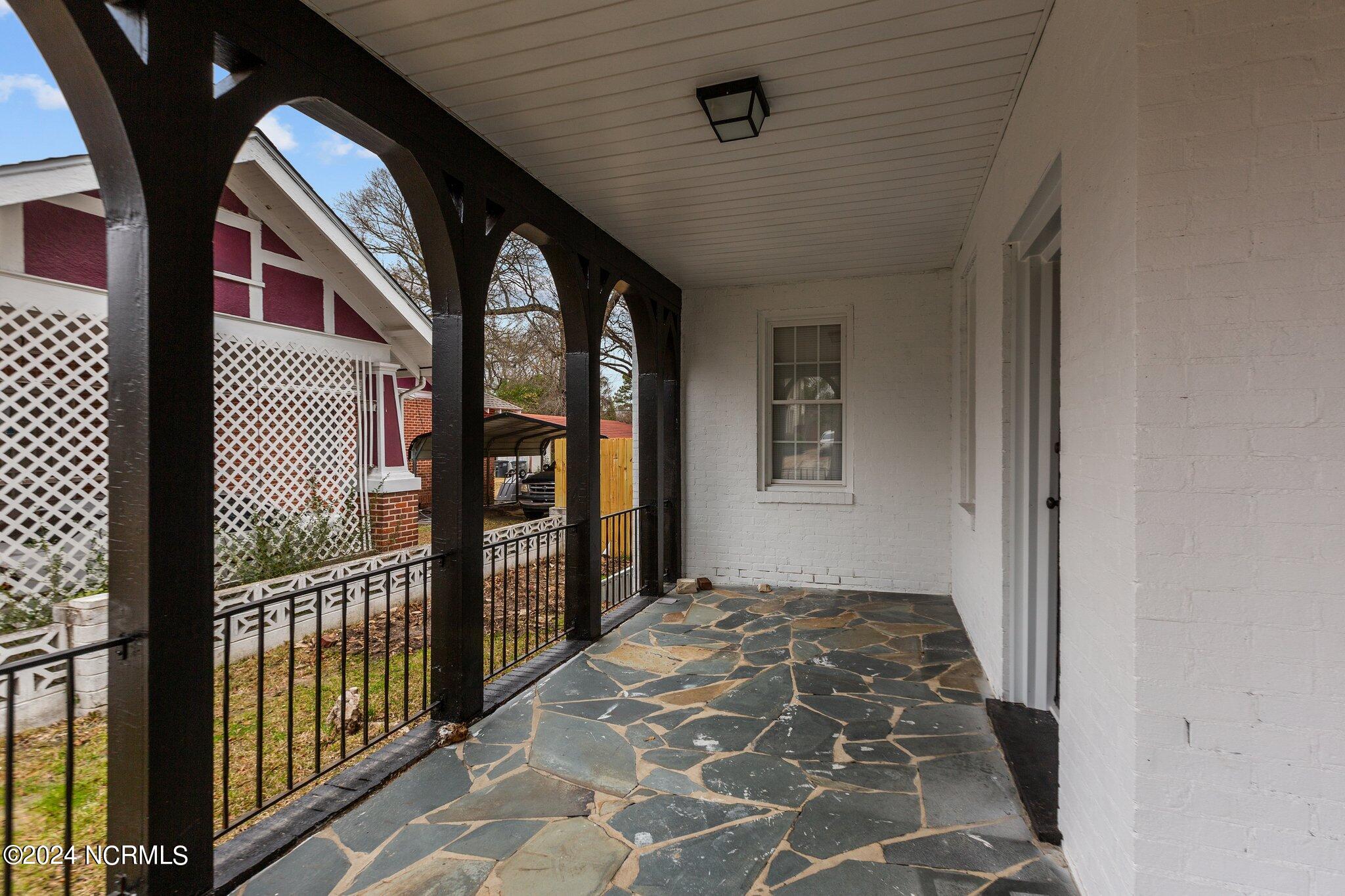 722 Hill Street Property Photo 4