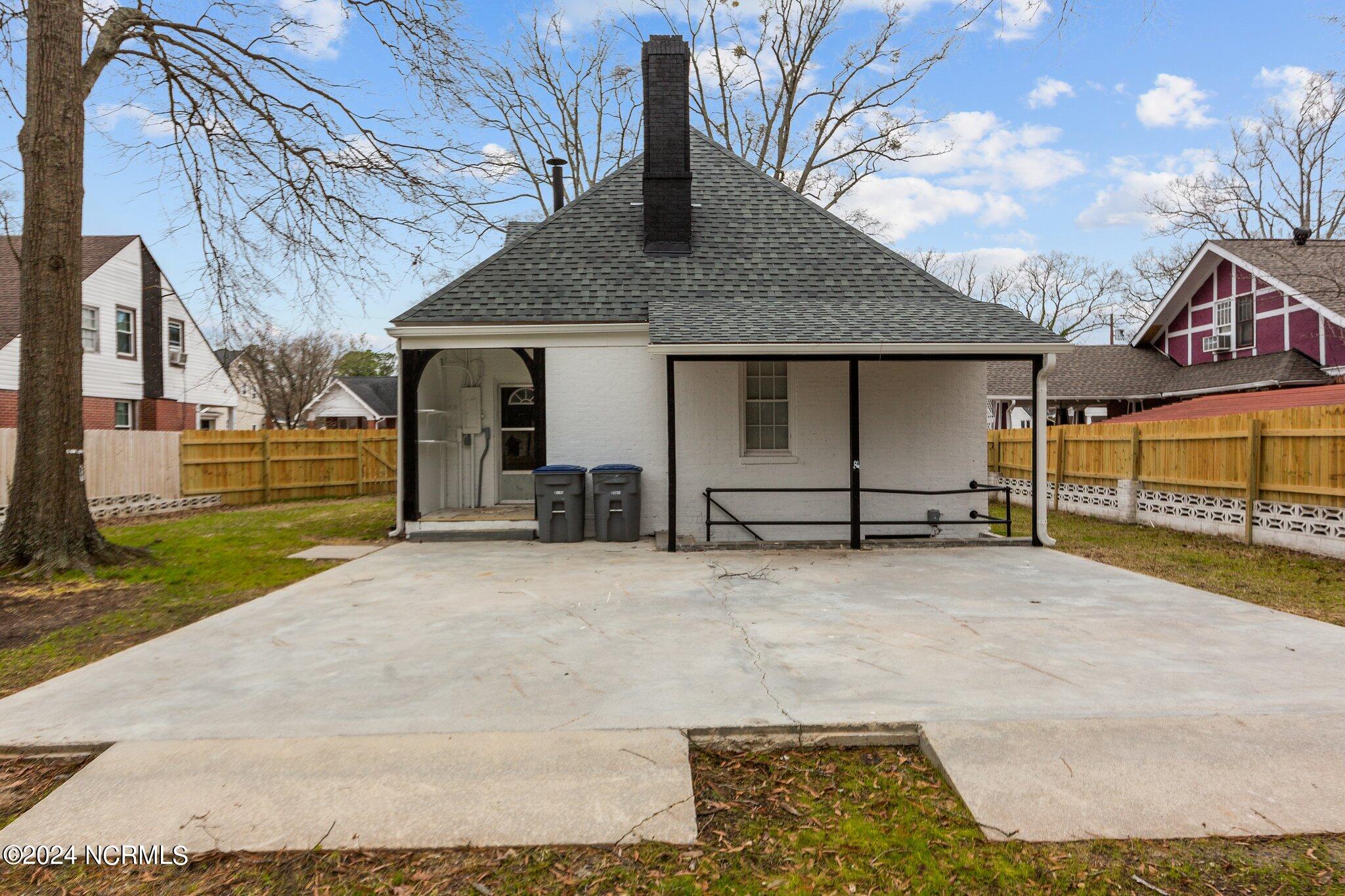 722 Hill Street Property Photo 5