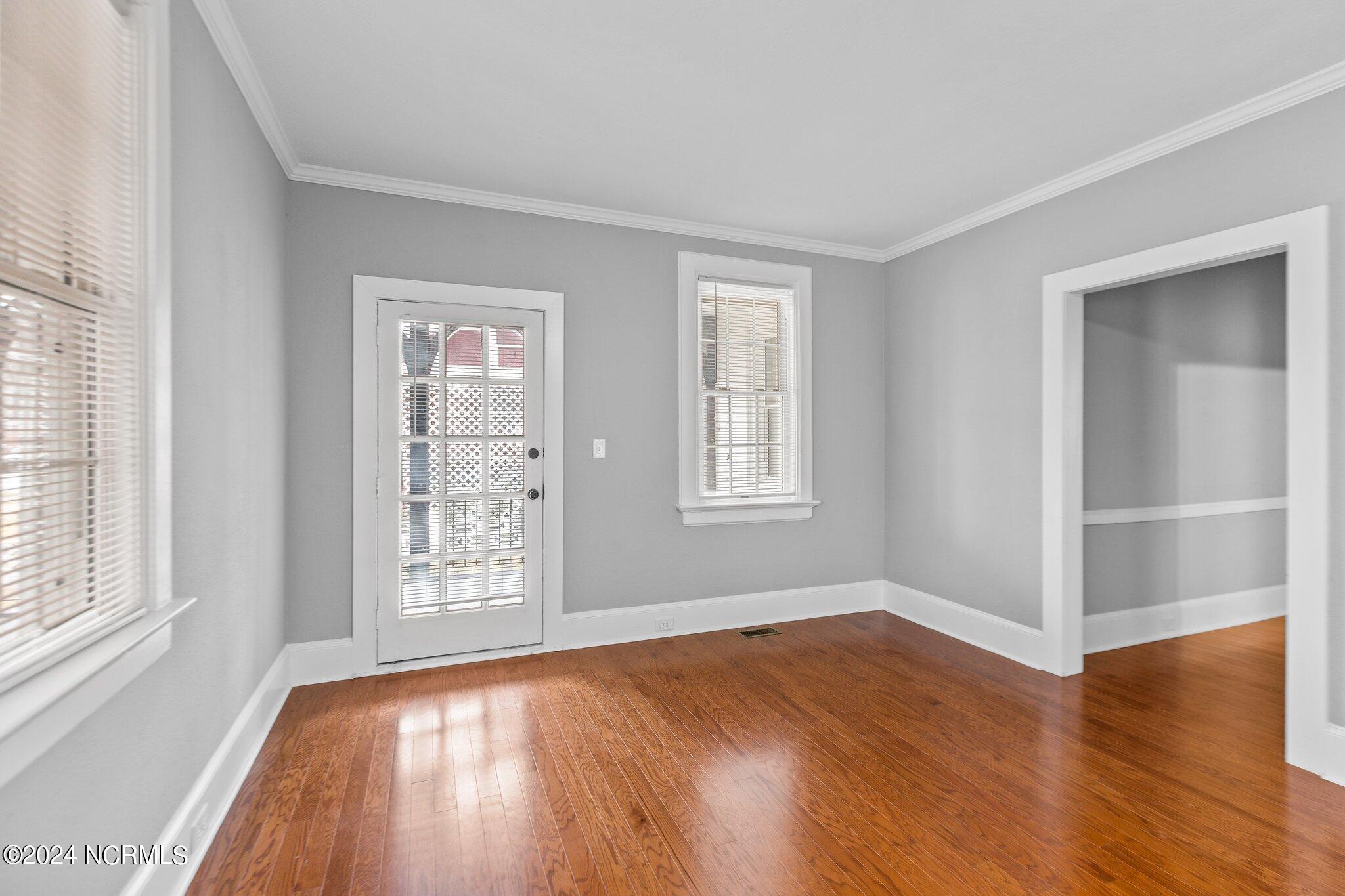 722 Hill Street Property Photo 6