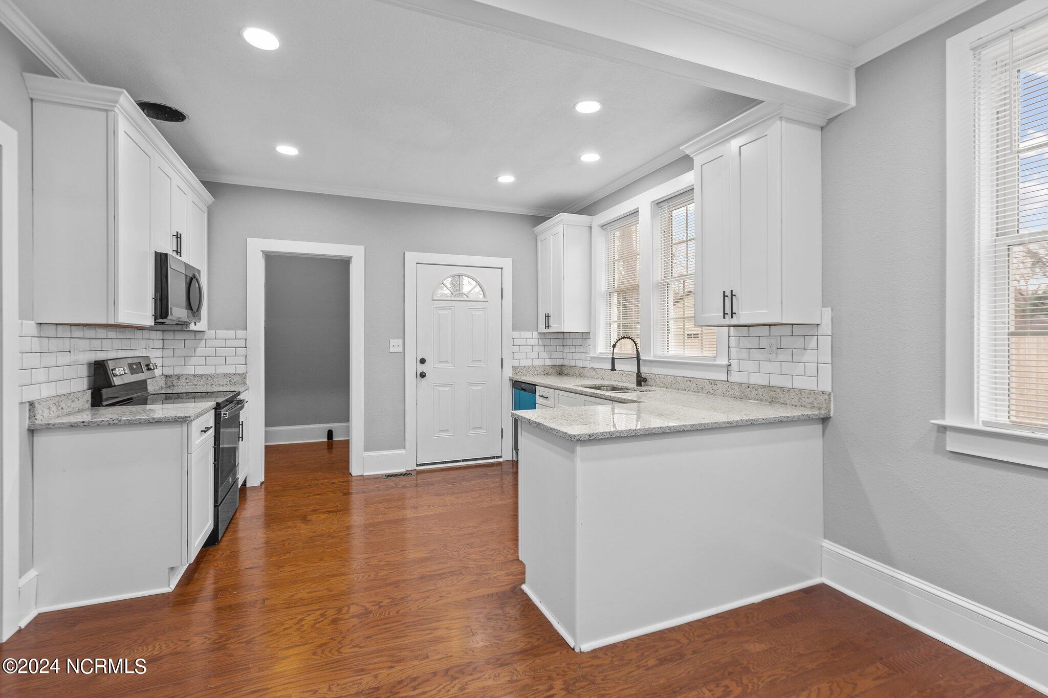 722 Hill Street Property Photo 13