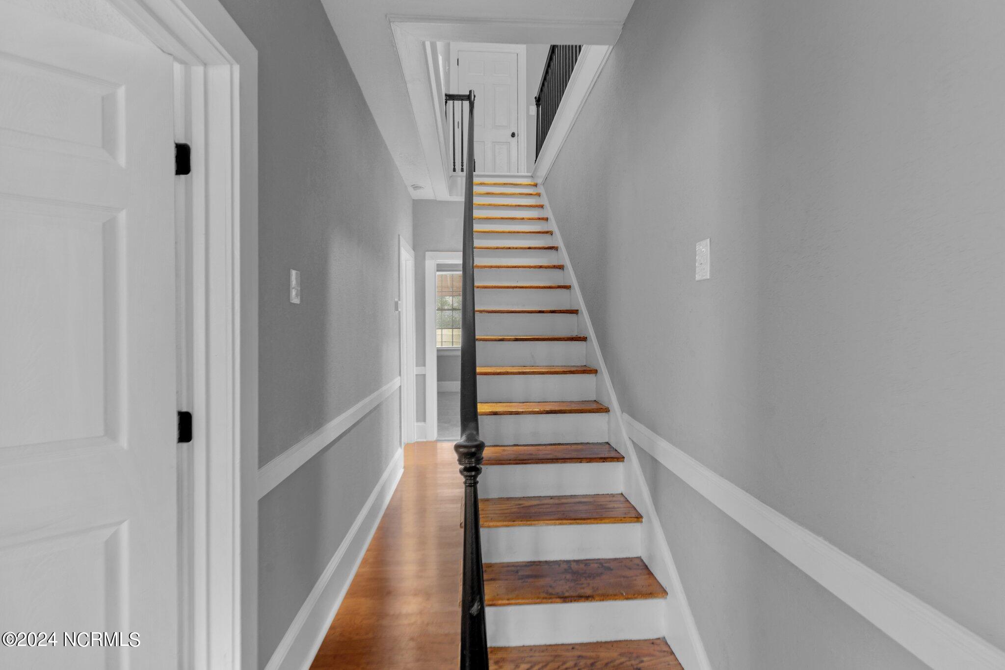 722 Hill Street Property Photo 25