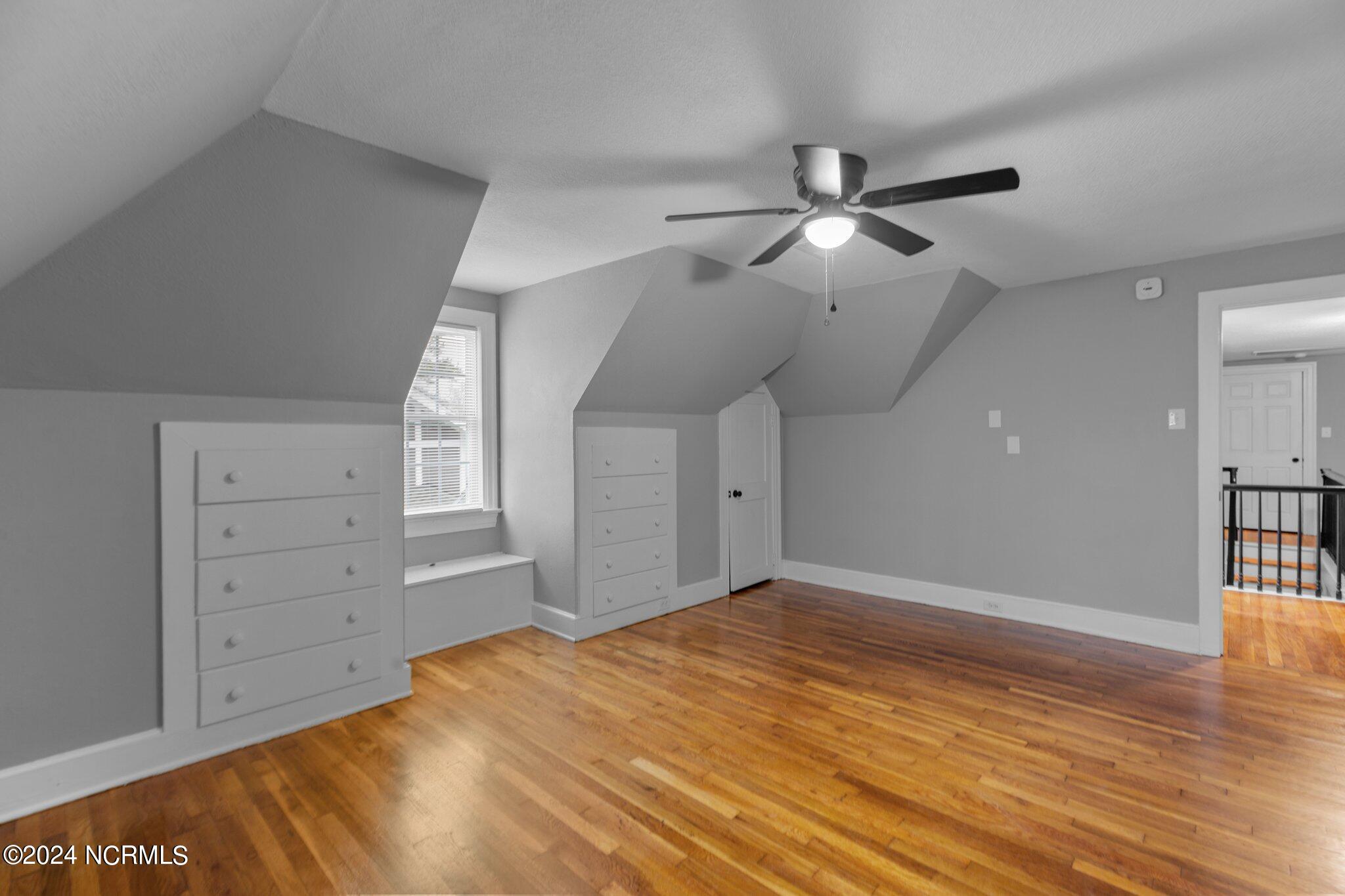 722 Hill Street Property Photo 27
