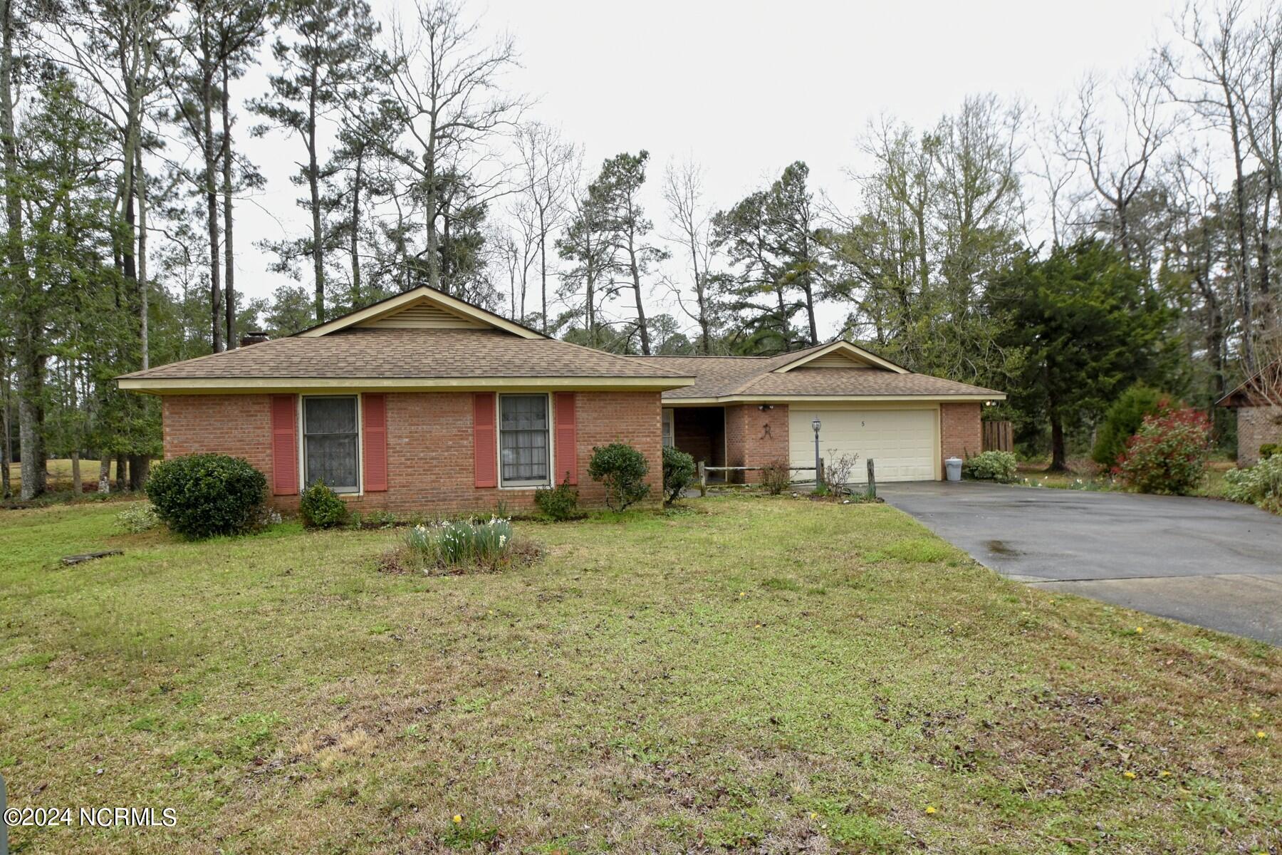 5 Petrel Court Property Photo 1