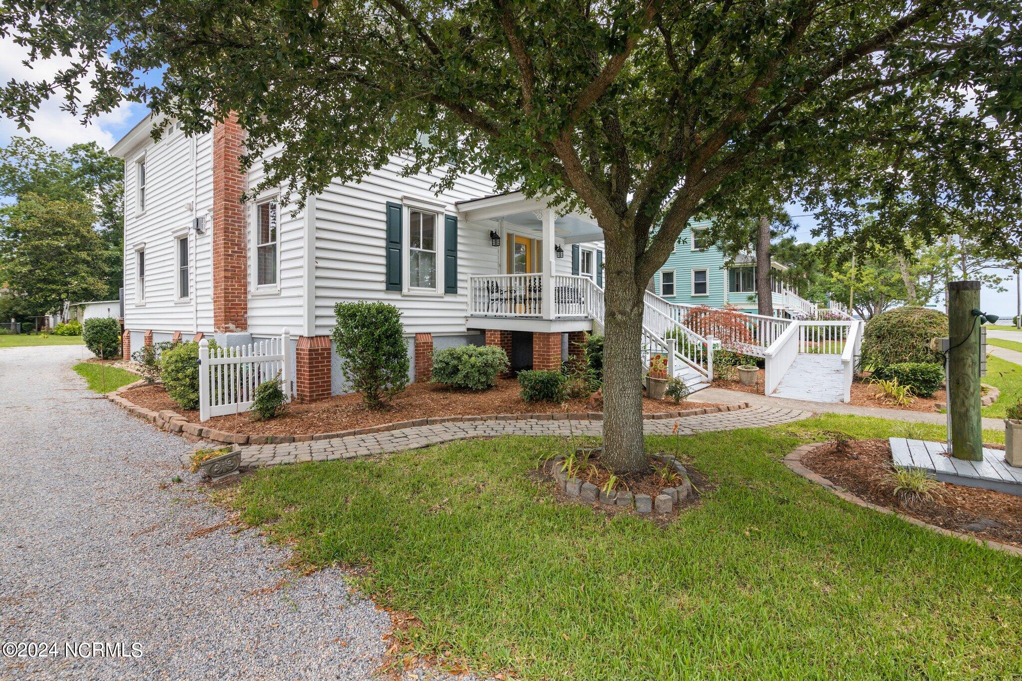 567 E Water Street Property Photo 11