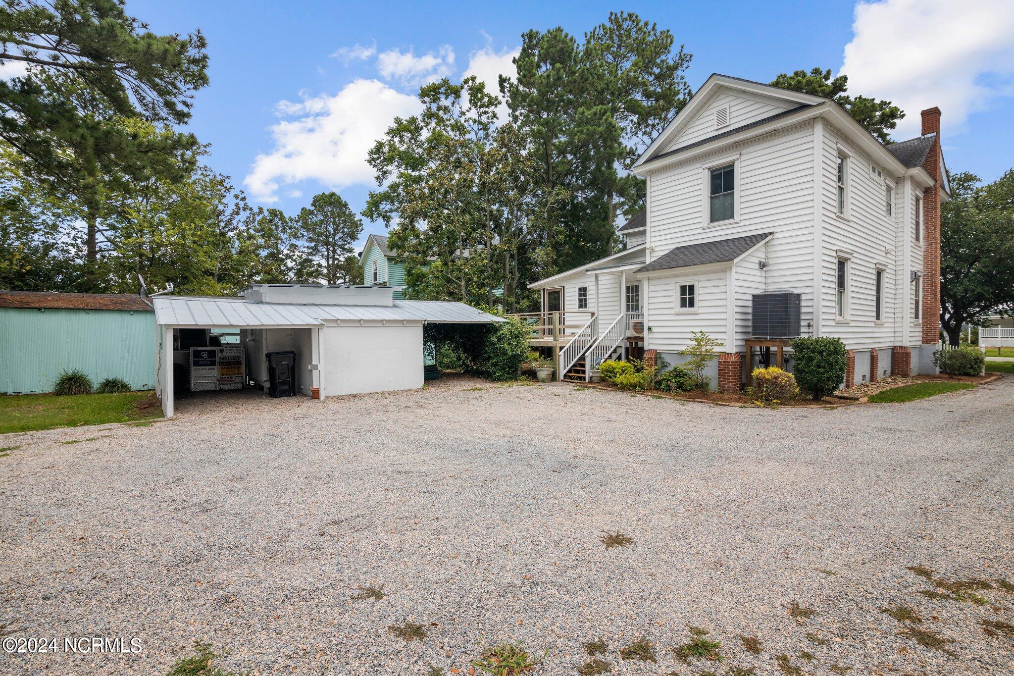 567 E Water Street Property Photo 15